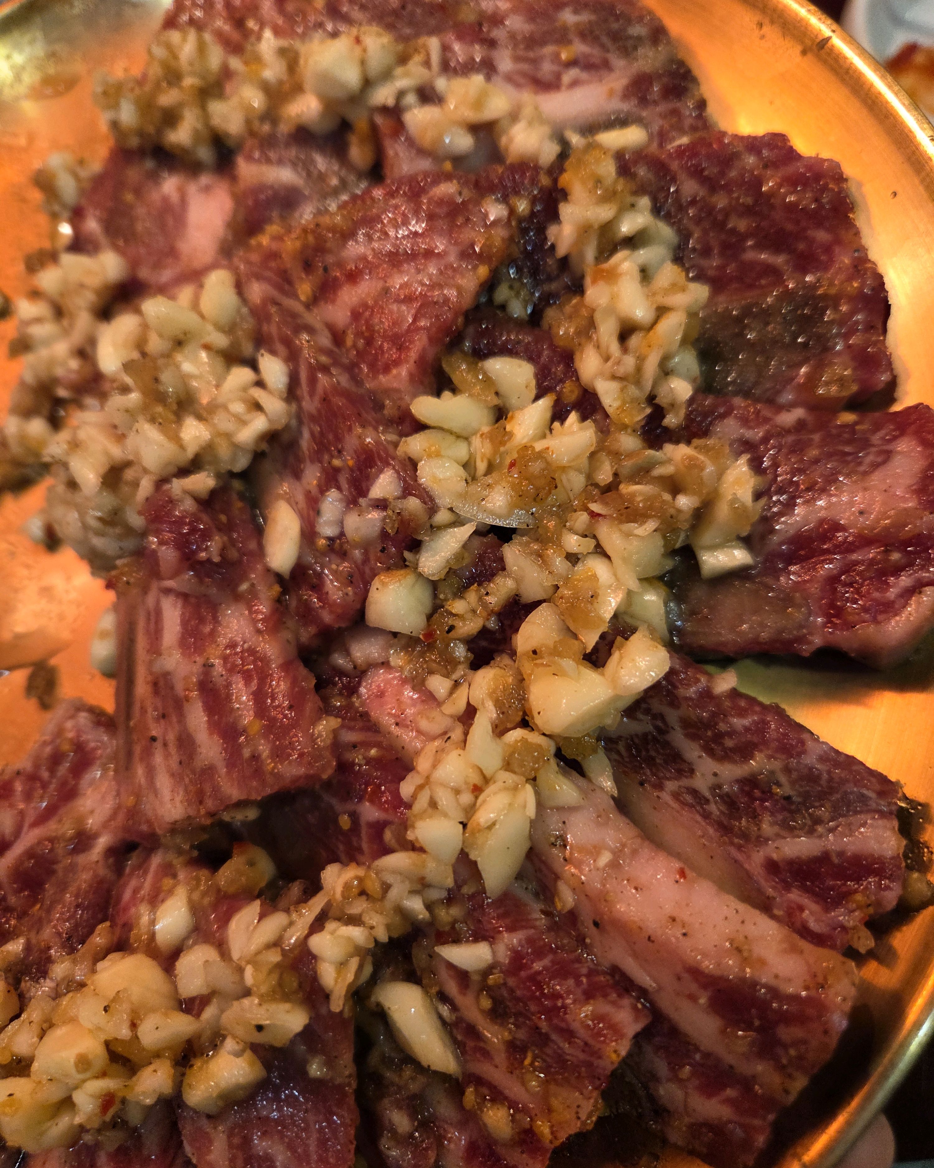 마늘 향이 강하지 않게 맛있어요. - 천호동 맛집 명동상회 천호점