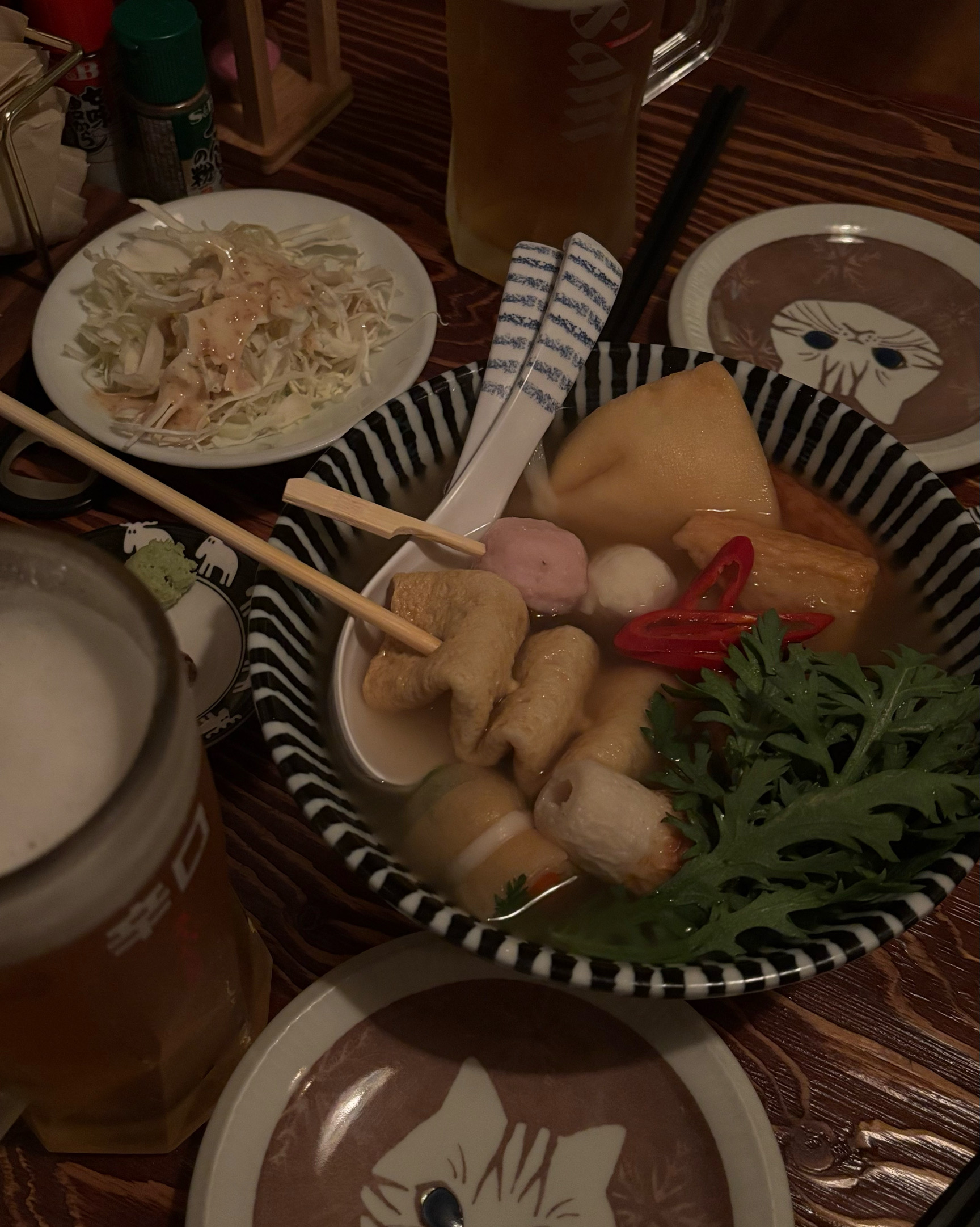 비오는날 분위기가 너무 좋아서 술이 술술들어가는데 안주도 맛있어서 술을 더 시킬수밖에 없는