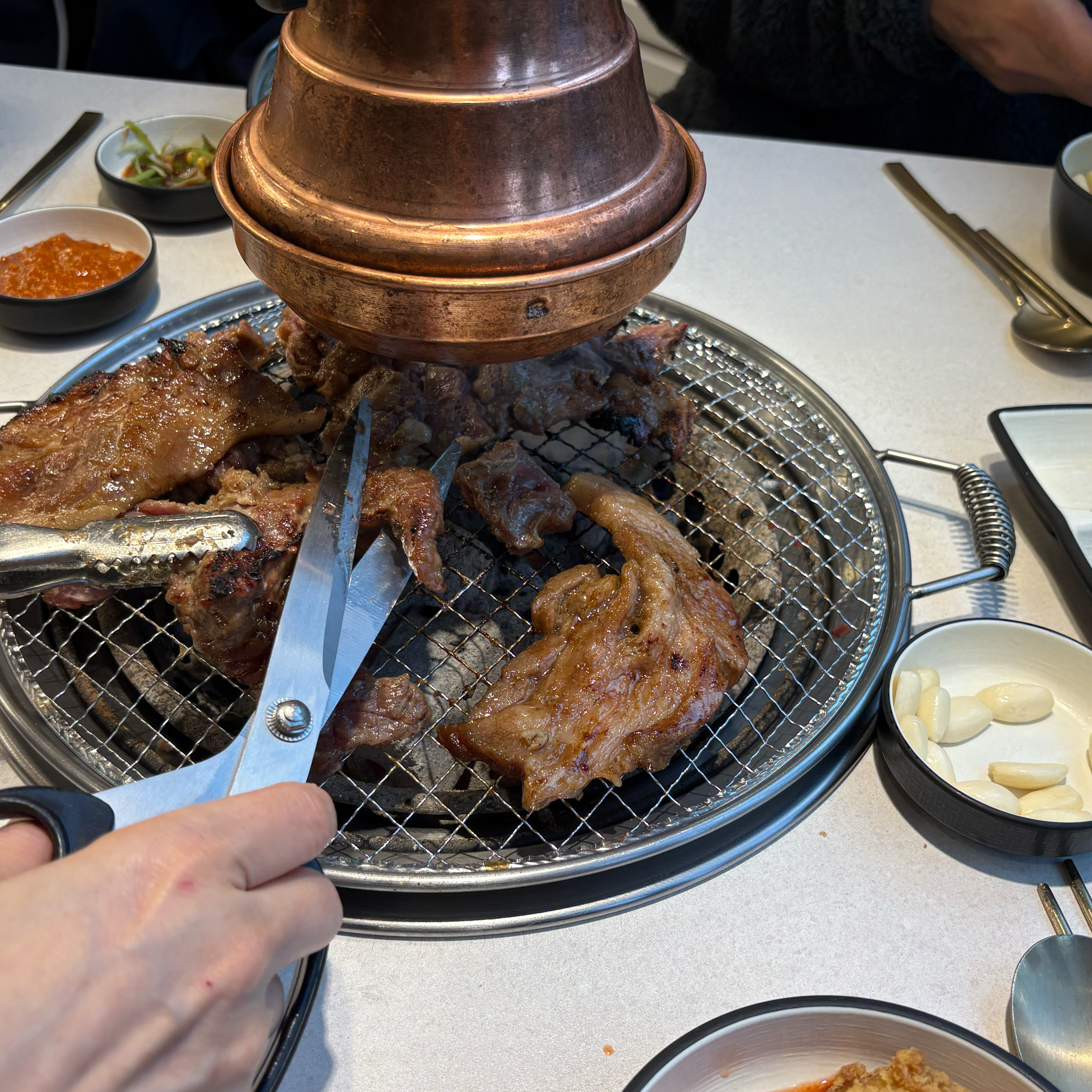 가족끼리 밥먹으러 왔는데 너무 맛있어요 ! 매장도 깔끔해서 좋아요 👍🏻👍🏻 - 불당동 맛집 육미제당 천안불당점