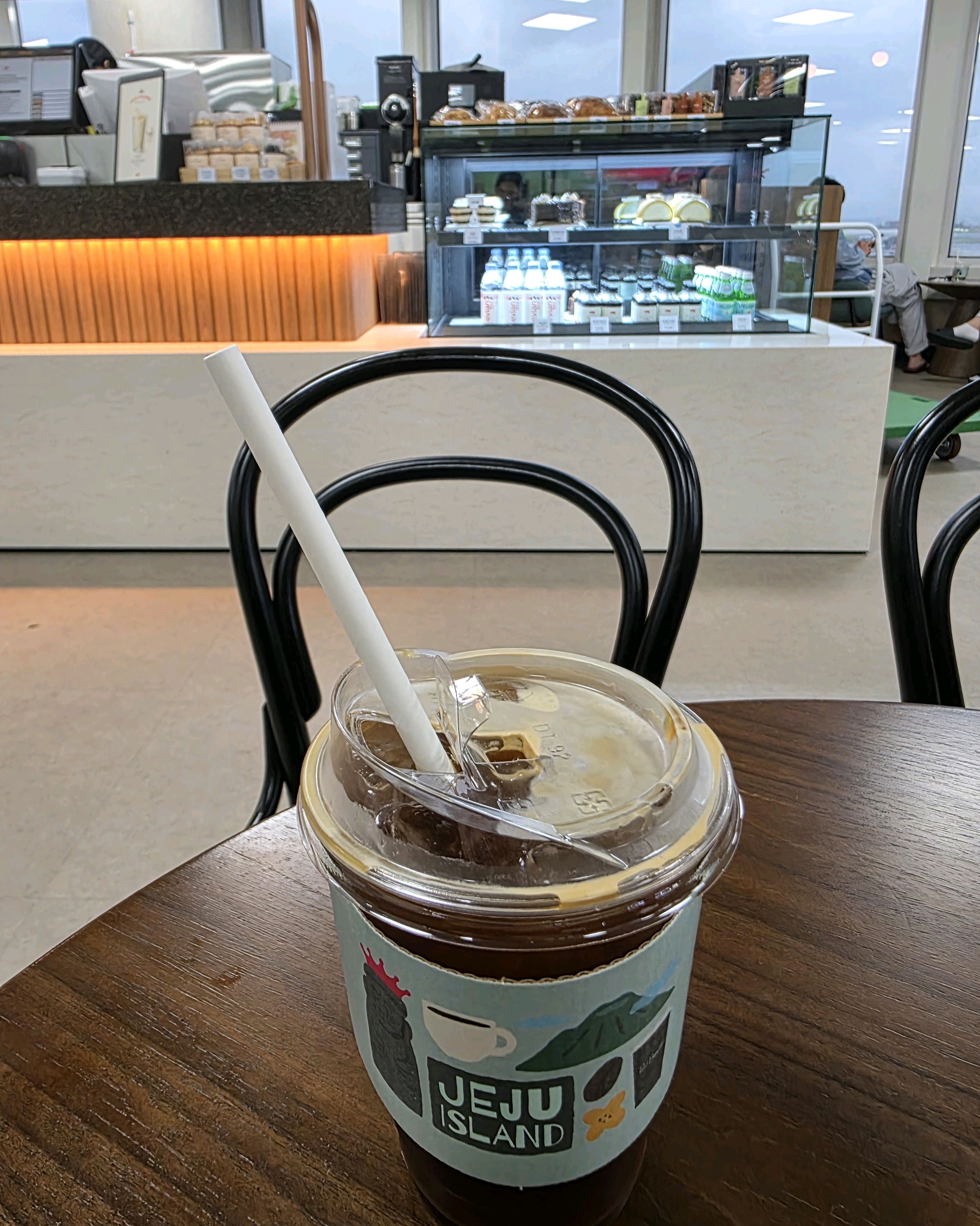 제주도의 마무리를 할 수 있는 공간! 비행기 보면서 여유를 즐길 수 있어요! 친절하고 좋아