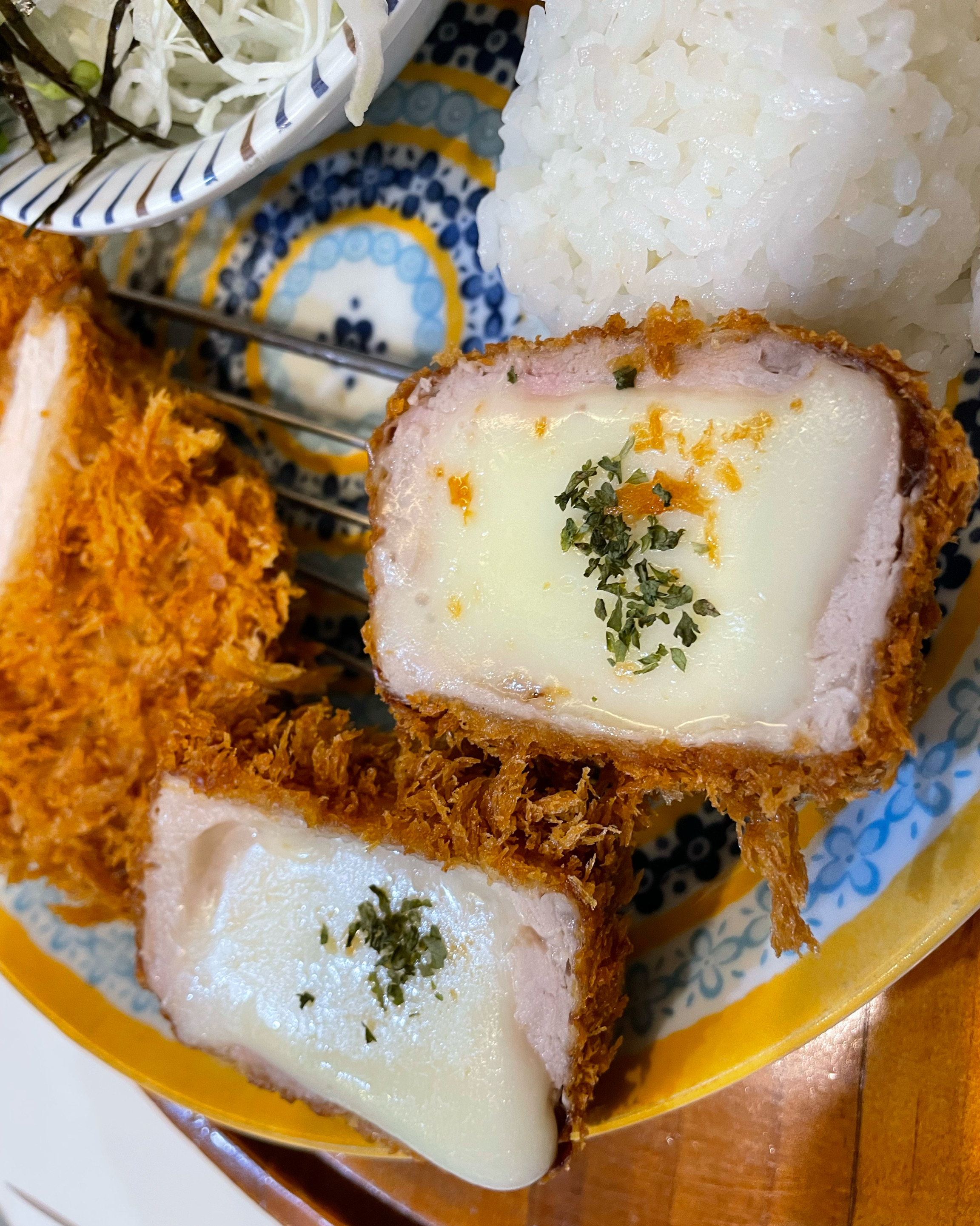 치즈가 줄줄 흘러요 너무 맛있어요!! - 부천 중동 맛집 백소정 부천중동점