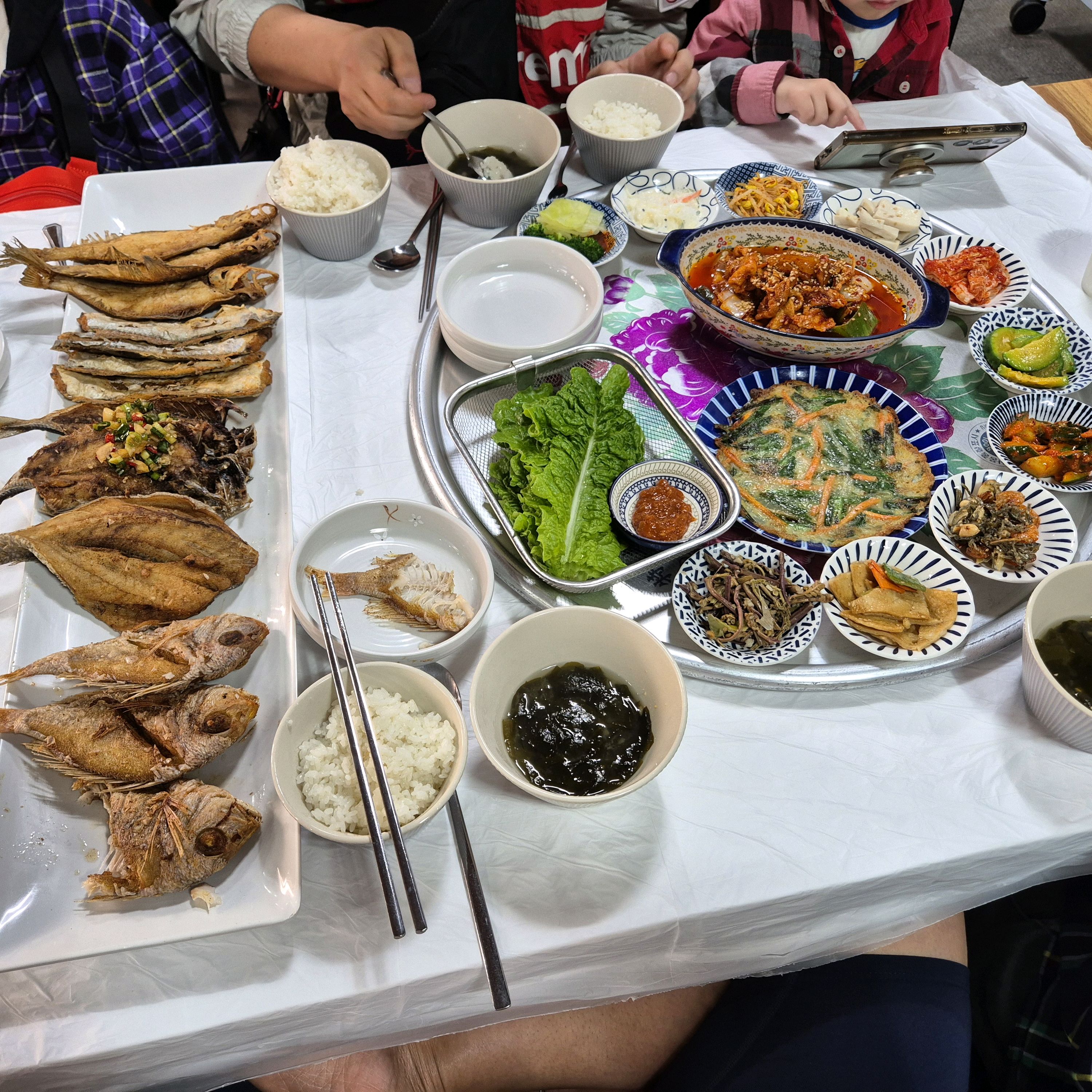 가던길에 찾게되어 온곳인데..정말 찐 맛집이예요!!!!!!! - 제주 맛집 제주할망밥상 표선점