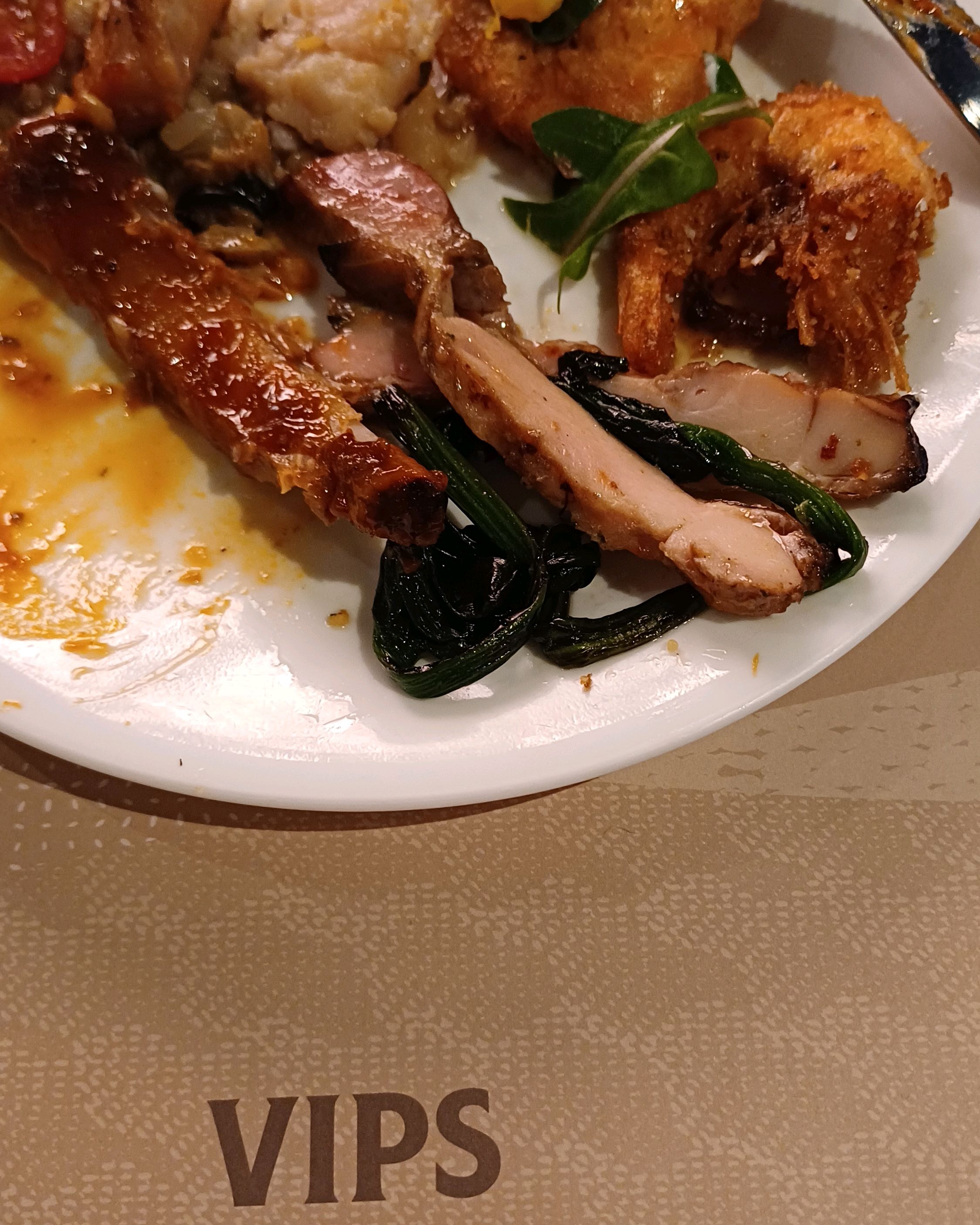 가격이 비싸졌는데 종류가 별로 없어요 중저가 뷔페랑 별차이 없네요 - 수원역 맛집 빕스 수원역사점