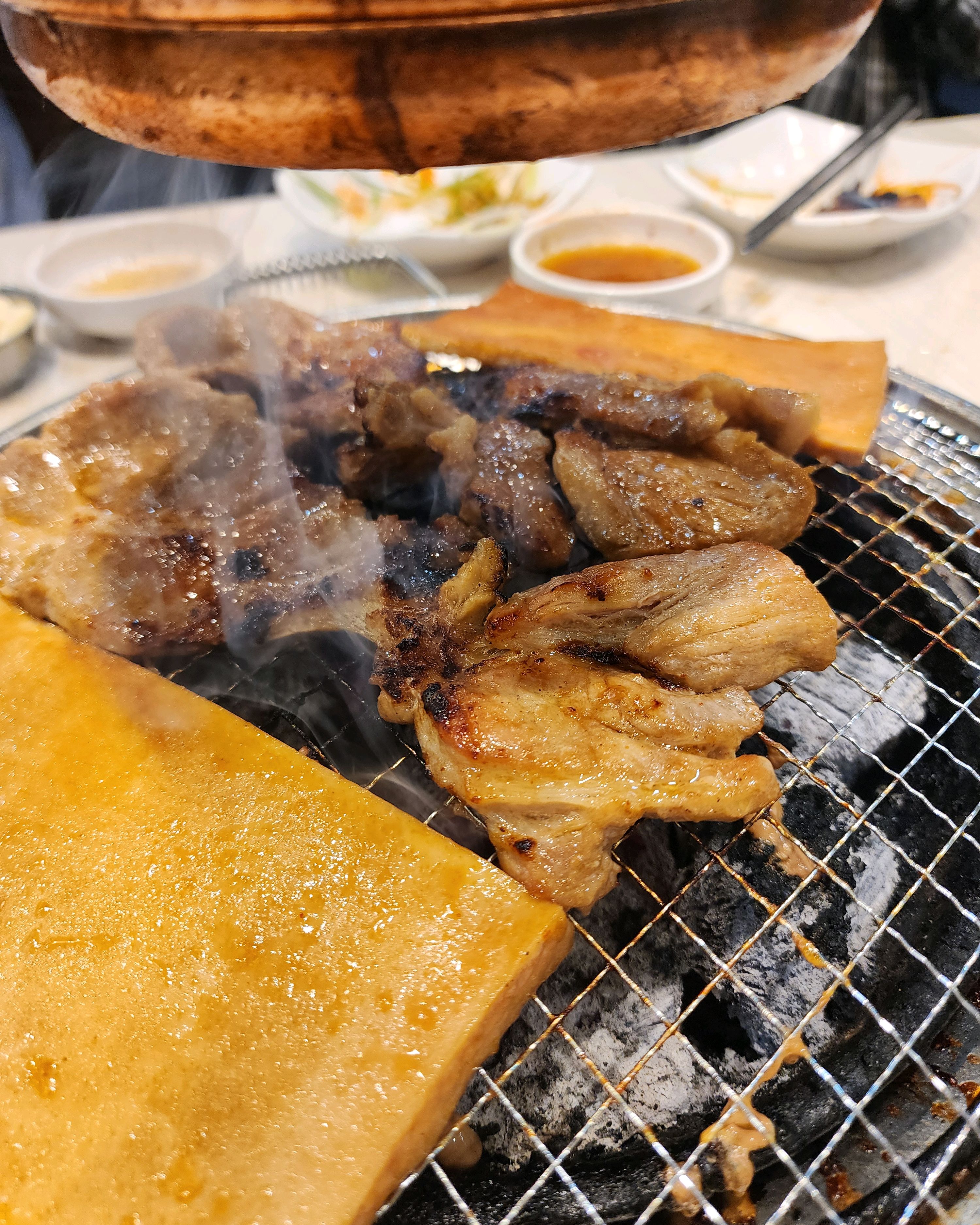 명륜진사갈비 수원영통점 너무 좋아요 고기질도 좋구요 갈비는 가성비 최고입니다 ㅎㅎ 다시