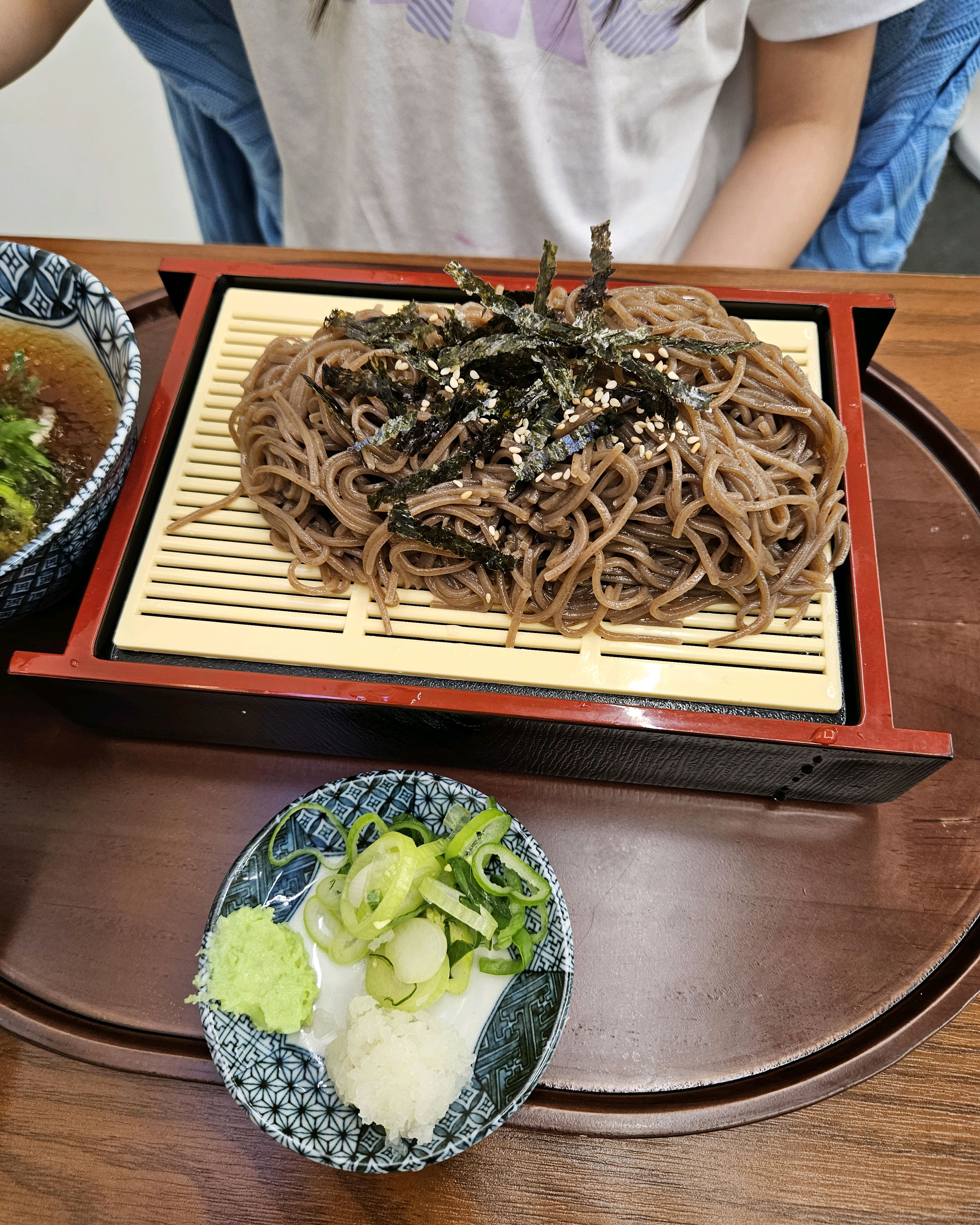 여기소바를 아이가좋아해요. 돈까스도 두껍네요. 아이와 와이프가 두세번정도 갔던걸로 알고있고