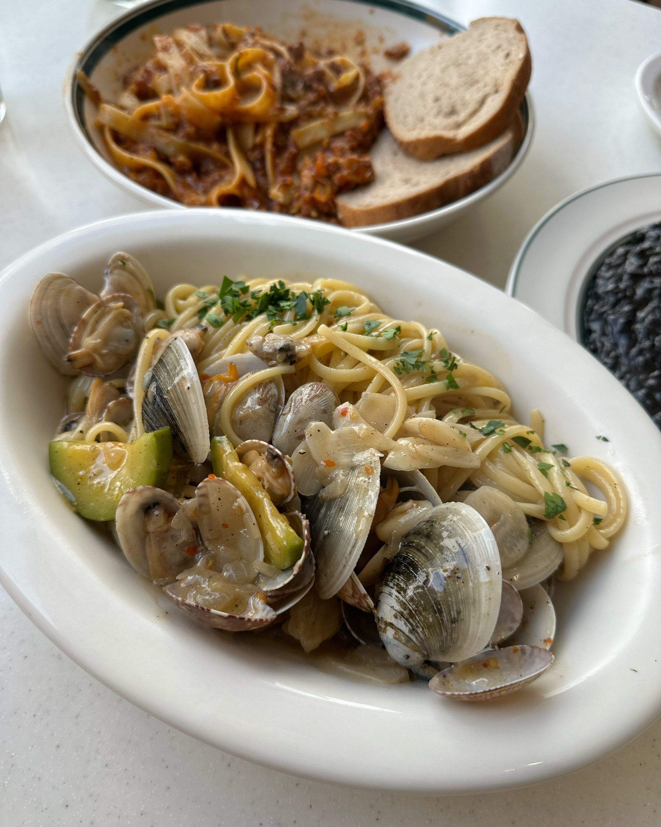 소스는 꾸덕하고 간은 간간해요 - 신중동역 맛집 포크너 부천점