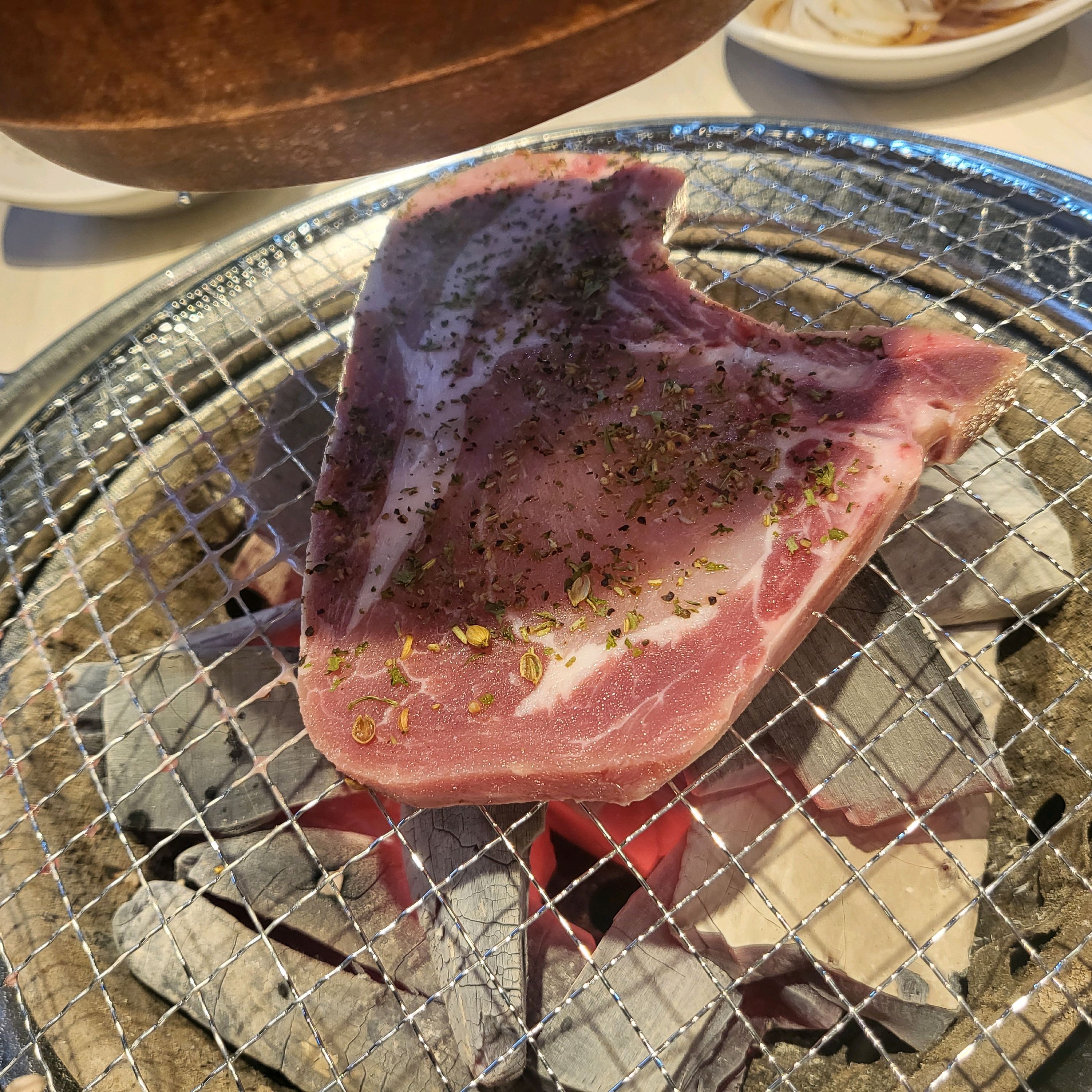 집근처라 방문했는데 바로입장 가능했고 친절하시네요. 고기도 바로바로 채워주시고 맛있게 잘먹