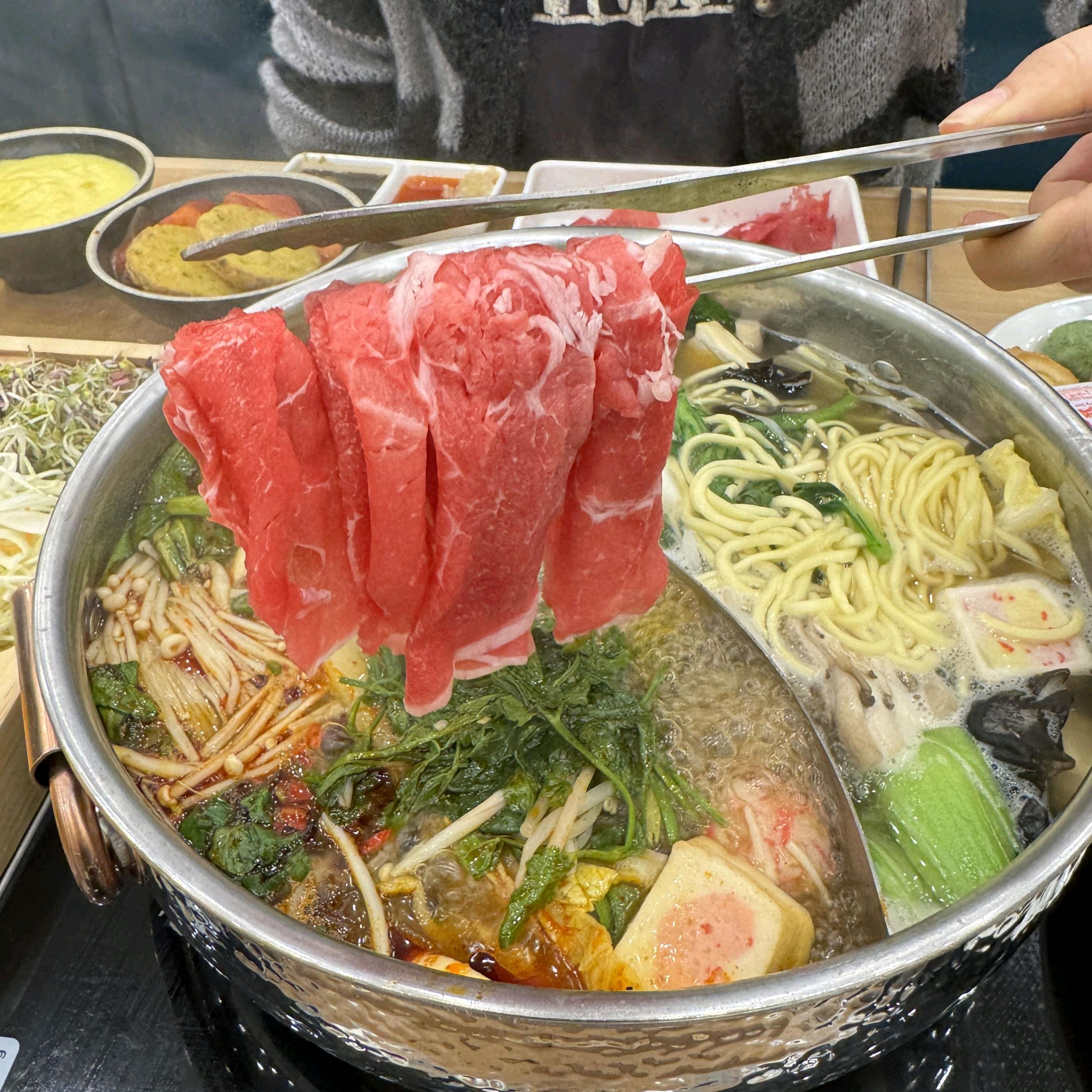 종류가 다양해서 좋았어요. 월남쌈도 제 취향대로 만들어 먹을 수 있어서 색다른 재미가 있었