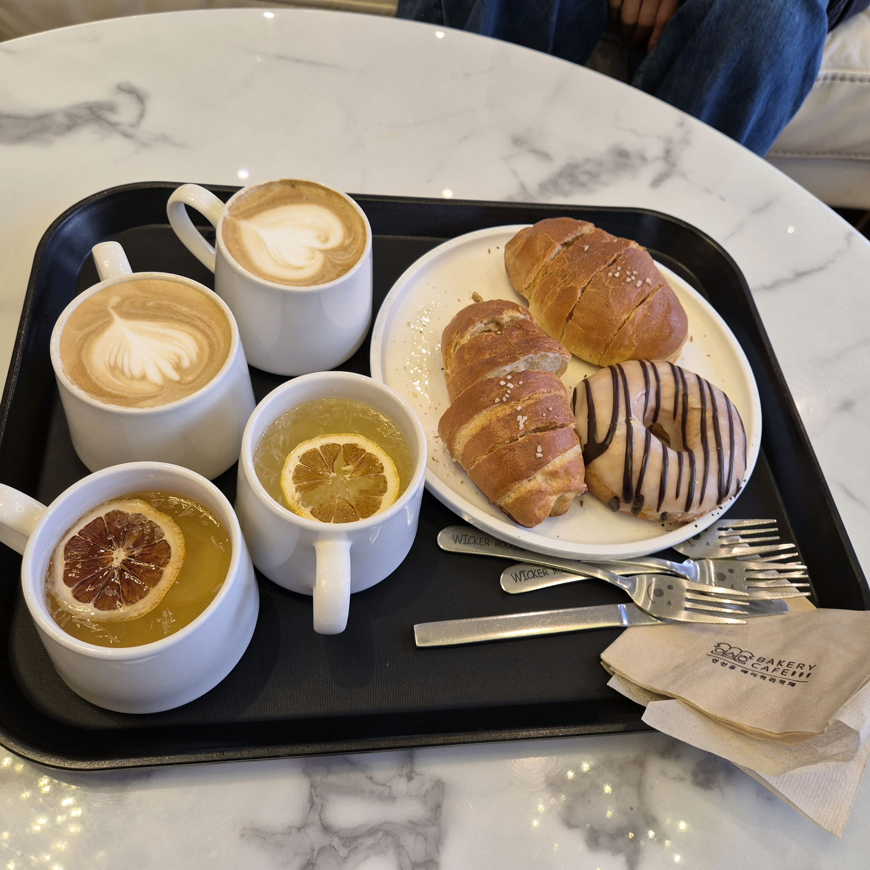 인테리어가 잘 되어있고 빵맛있음 - 대전 맛집 연선흠베이커리카페