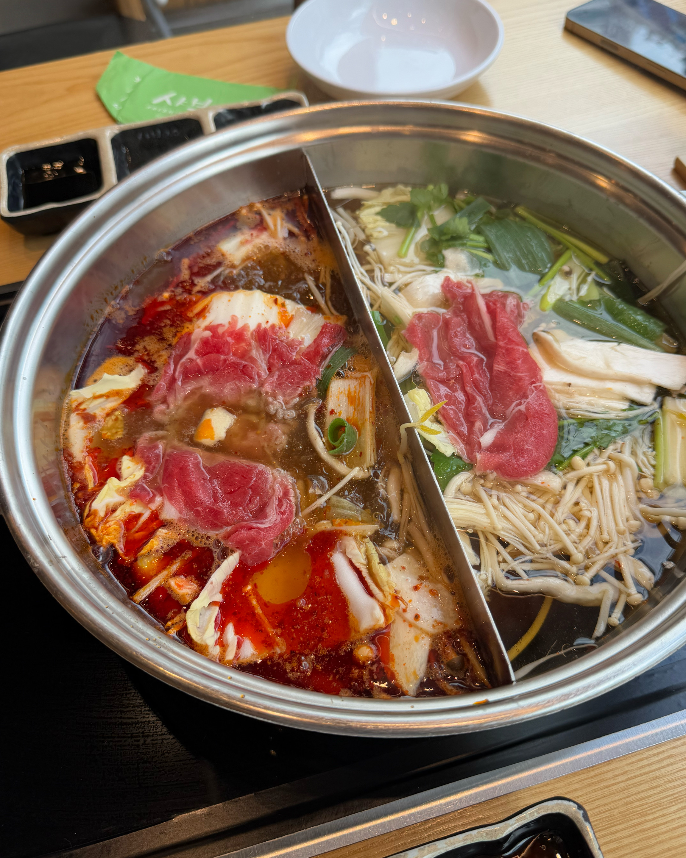 셀바도 너무 맛있고 샤브샤브 고기 무한리필이라 너무 맛있고 좋아요! - 부산 서면 맛집 샤브20 서면점
