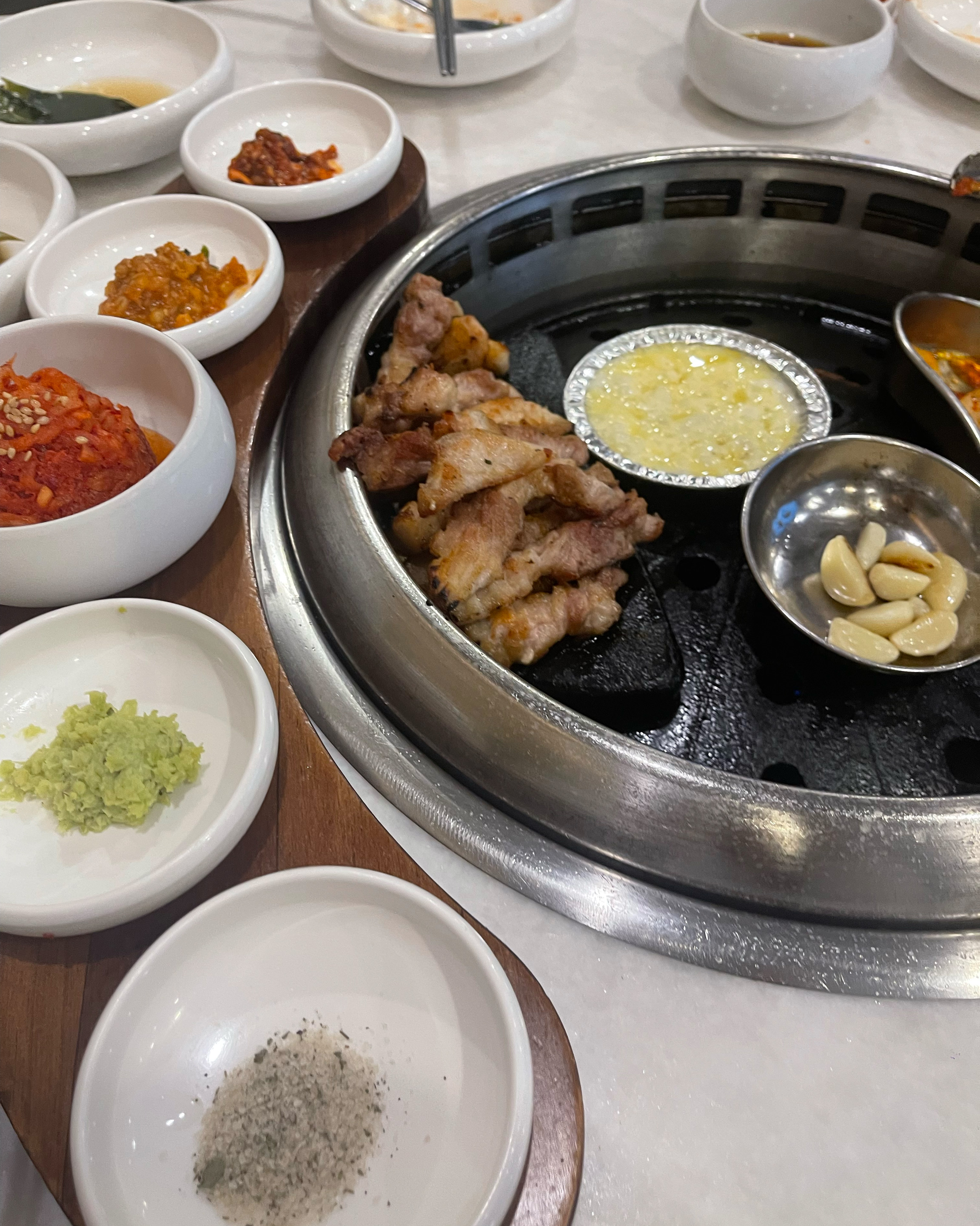 불당동에서 데이트하기 좋은 맛집으로, 분위기 좋고 음식이 정말 맛있었습니다. 특히 신선한