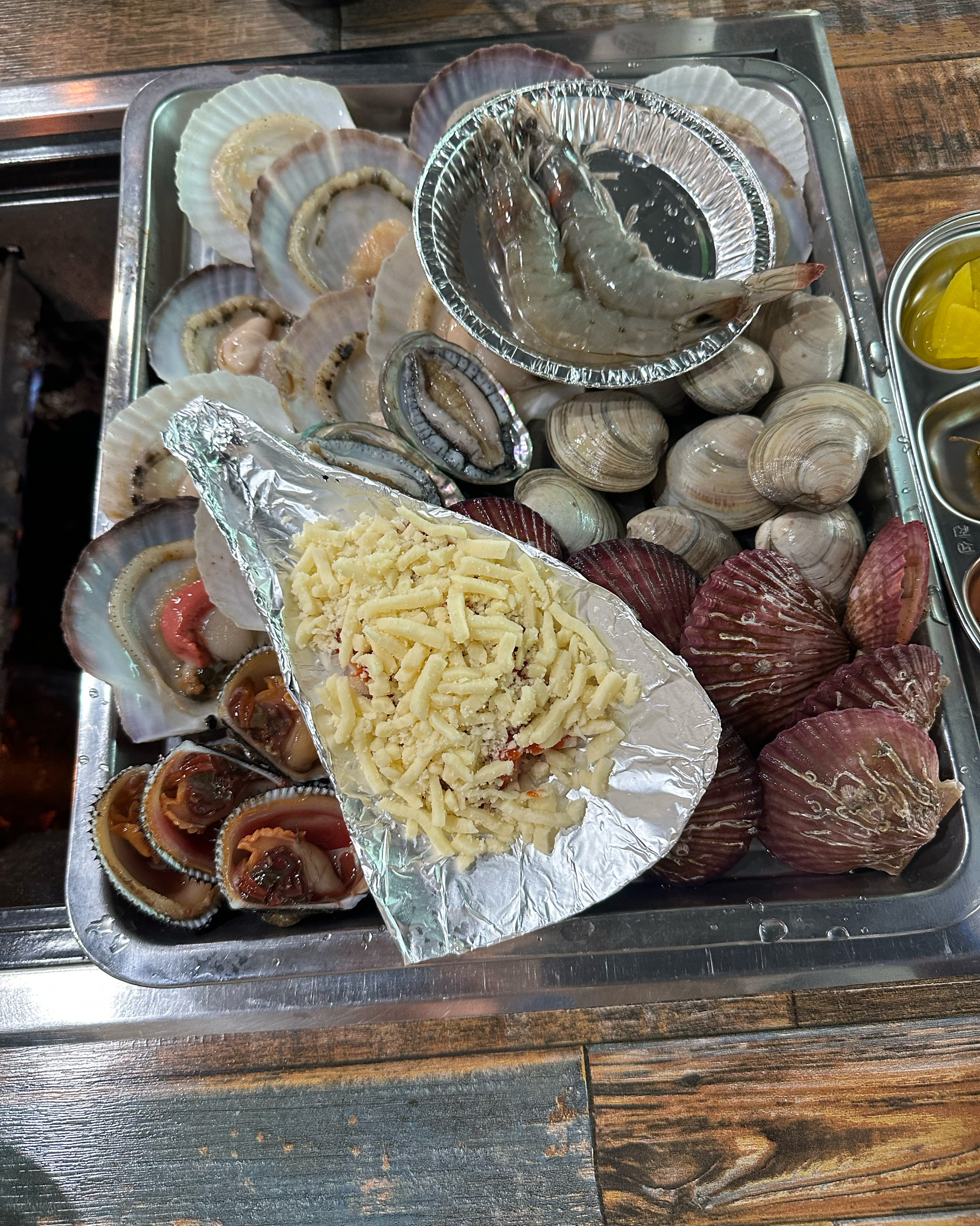 사장님이 정말 친절하시고, 조개구이도 정말 맛있었습니다. - 아바이마을 맛집 명품고기랑조개랑