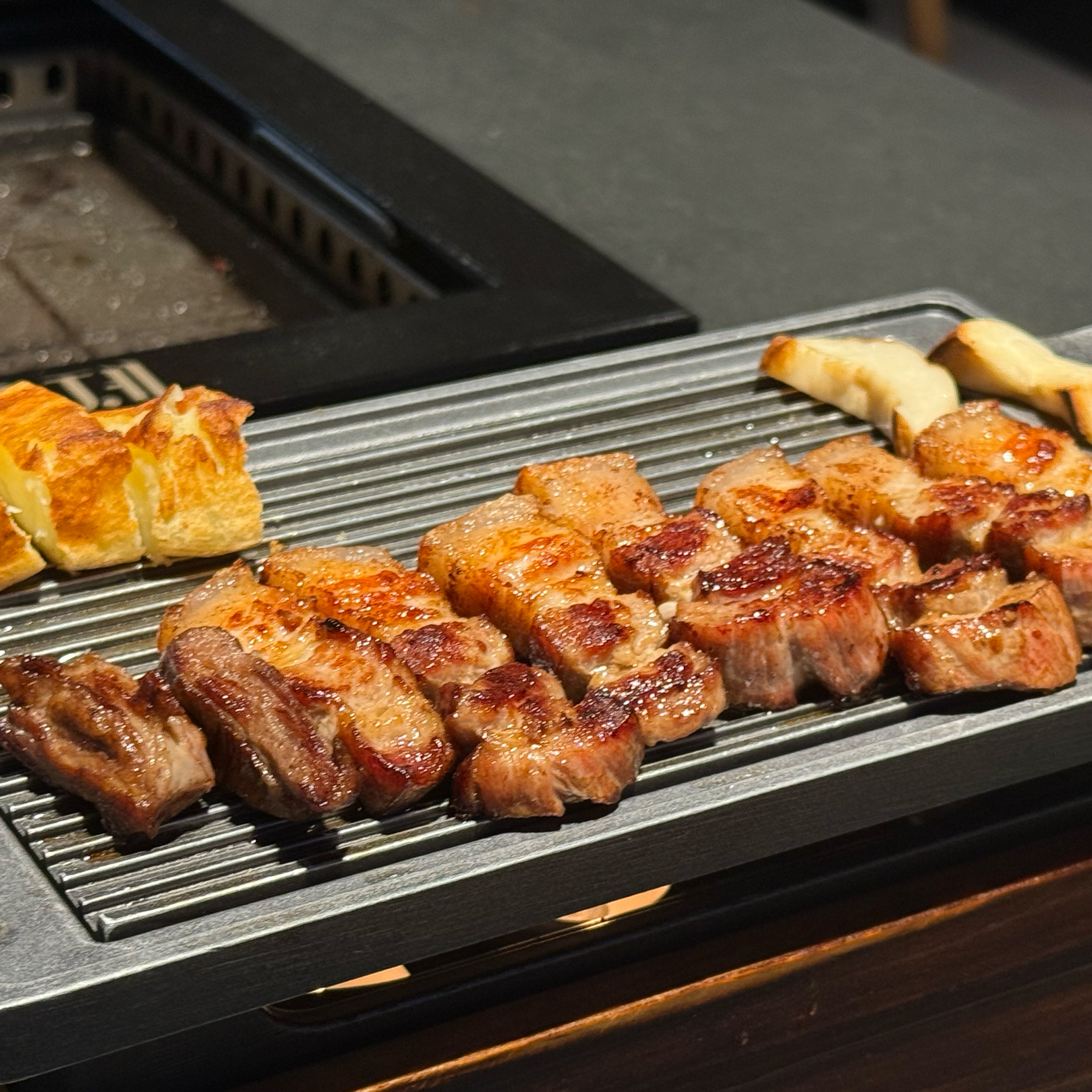 제주도 오시면 여기 가셔야돼요! 😍 갈매기살은 쫄깃쫄깃+육즙 팡팡하고, 땅콩훈연 오겹살은 