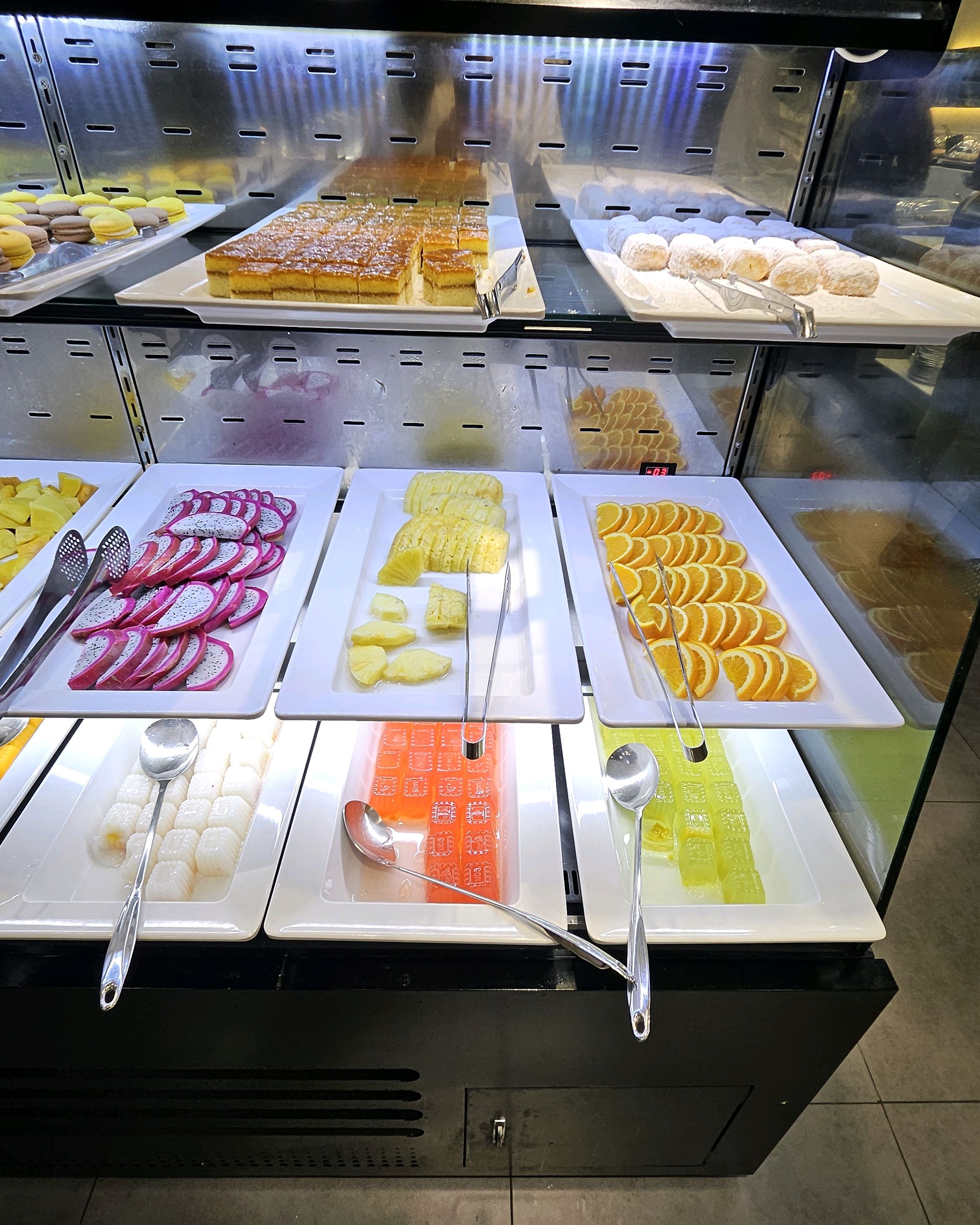 스시부페라 스시종류도 많은데 기존부페처럼 먹을게 너무 많네요 하나하나 맛있어서 배가 너무
