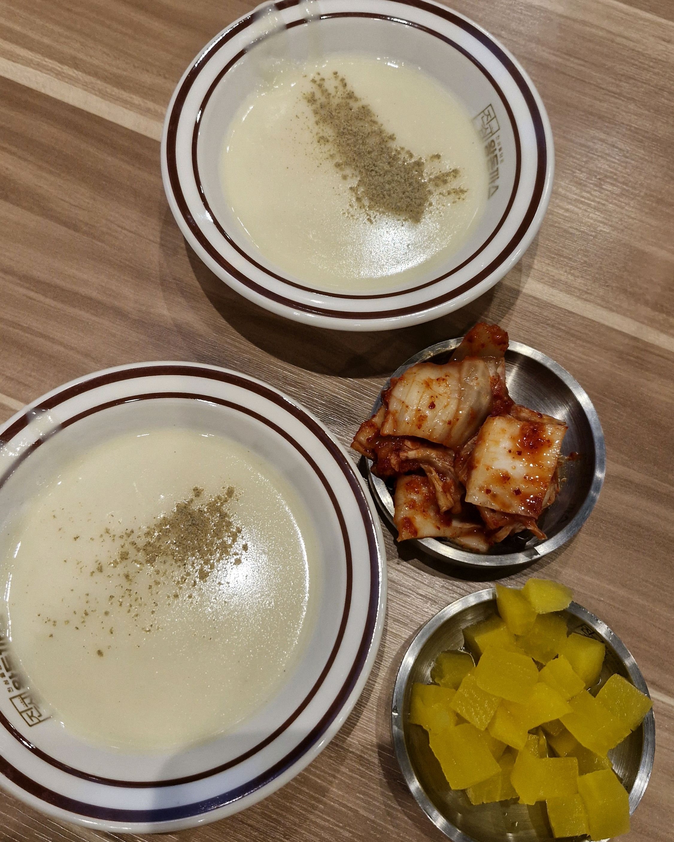 산책하다 우연히 발견한 옛날 감성 돋는 돈까스집 발견 - 아바이마을 맛집 진심왕돈까스 속초청초호점