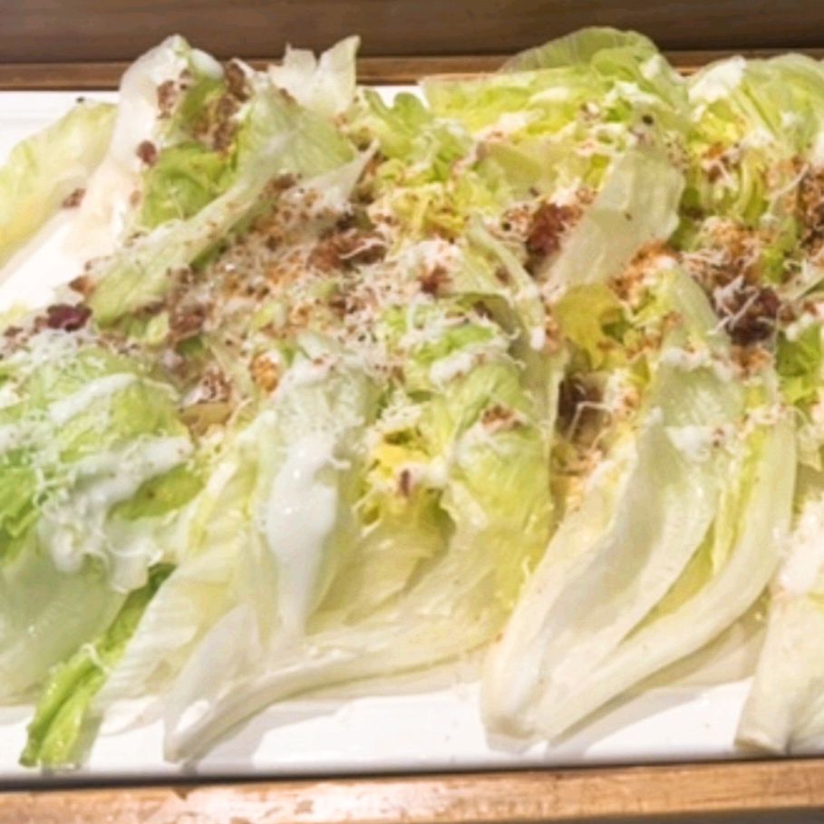 어린이대공원점 아주 좋아졌어요. 우선 식기가 깨끗해졌어요. 일전에 방문 시 너무 실망했었는