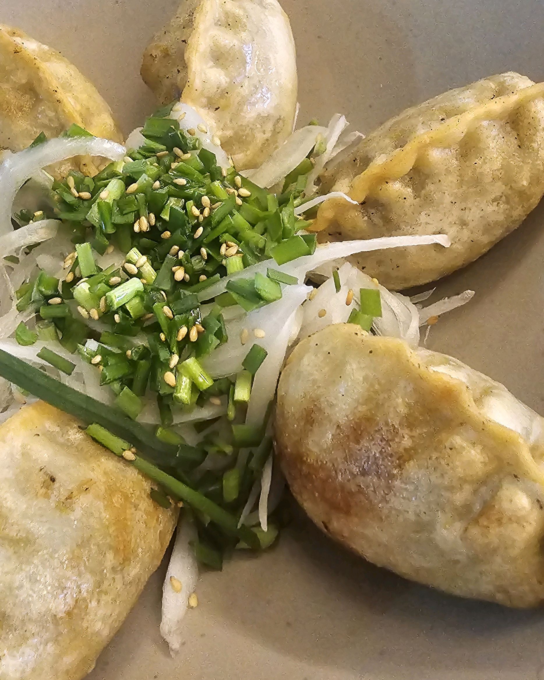 백합 칼국부랑 맛난 만두 먹었어요. - 인천 맛집 우이며녹 송도본점