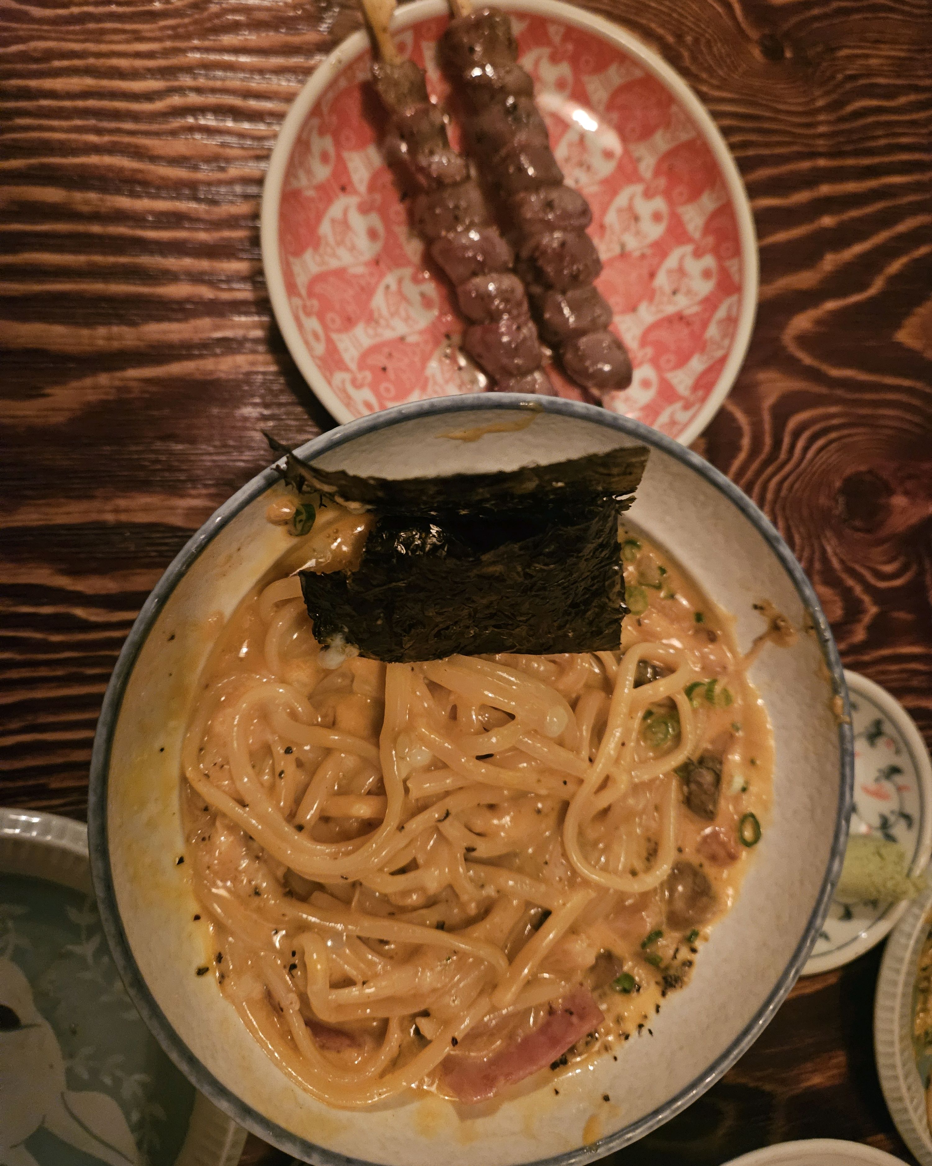 요모에 자주 오는데 매번 먹어도 너무 맛있어요!!츠쿠네랑 라곰소바 꼭 시키는데 너무 맛있으