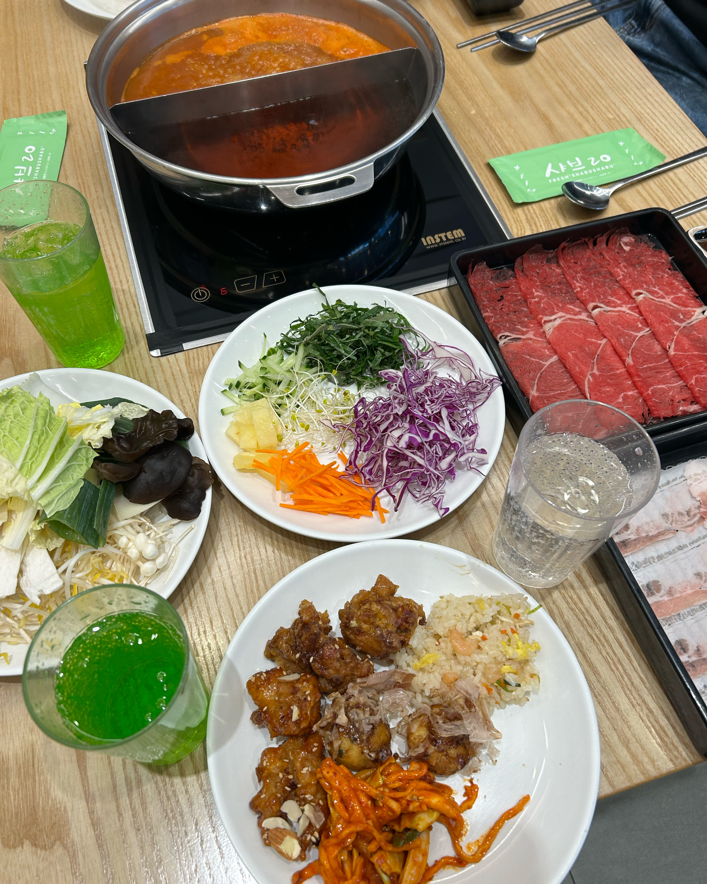 너무깔끔하고 맛있어요 . 고물가시대에 무제한으로 마음놓고 저녁회식하기 좋은곳 !재료도 너무