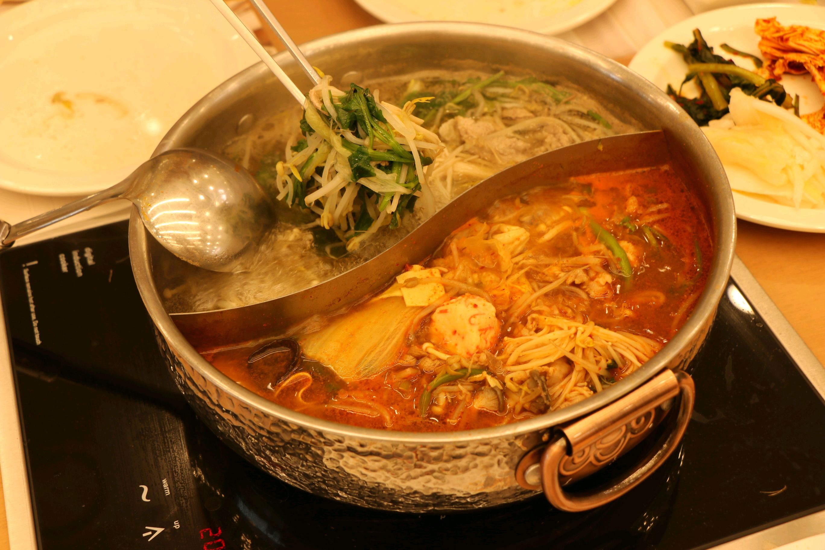 프리미엄소고기 3종이 무제한이고 샐러드바 최고! - 석수역 맛집 샤브올데이 서울석수점