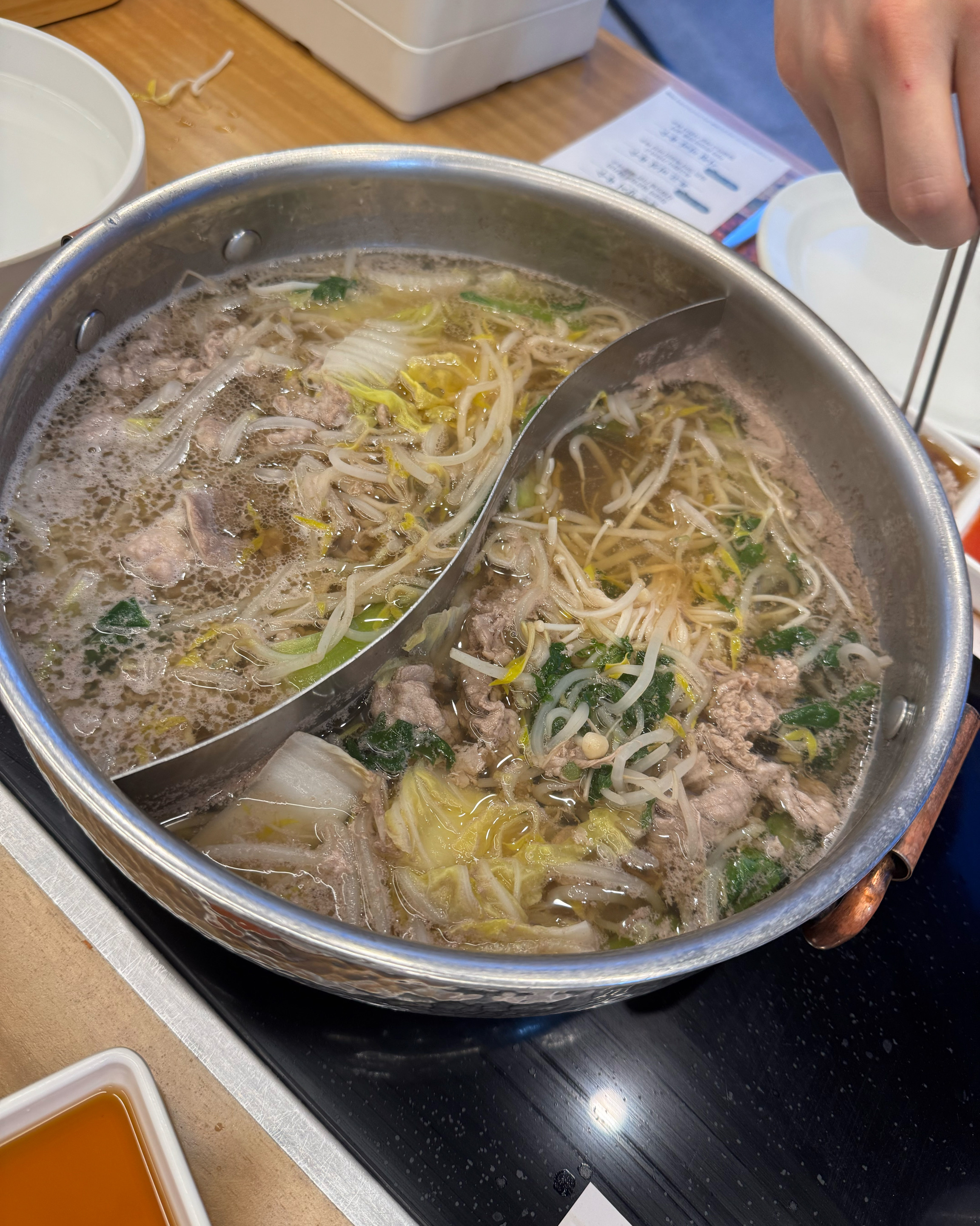 저녁먹으러 왔는데 사람 진짜 많네요 해운대살아서 해운대 점이 더 가깝지만 대연점이 더 맛있