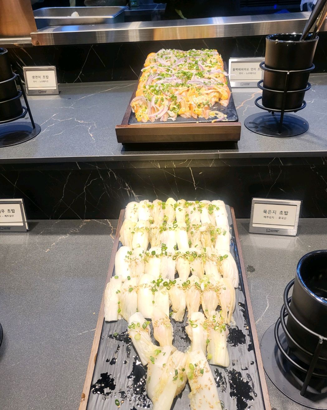 금요일 특별히 맛있는 점심 먹고싶어서 선택해봤어요~예전에 가족들과 함께 갔다가 가격에 비해