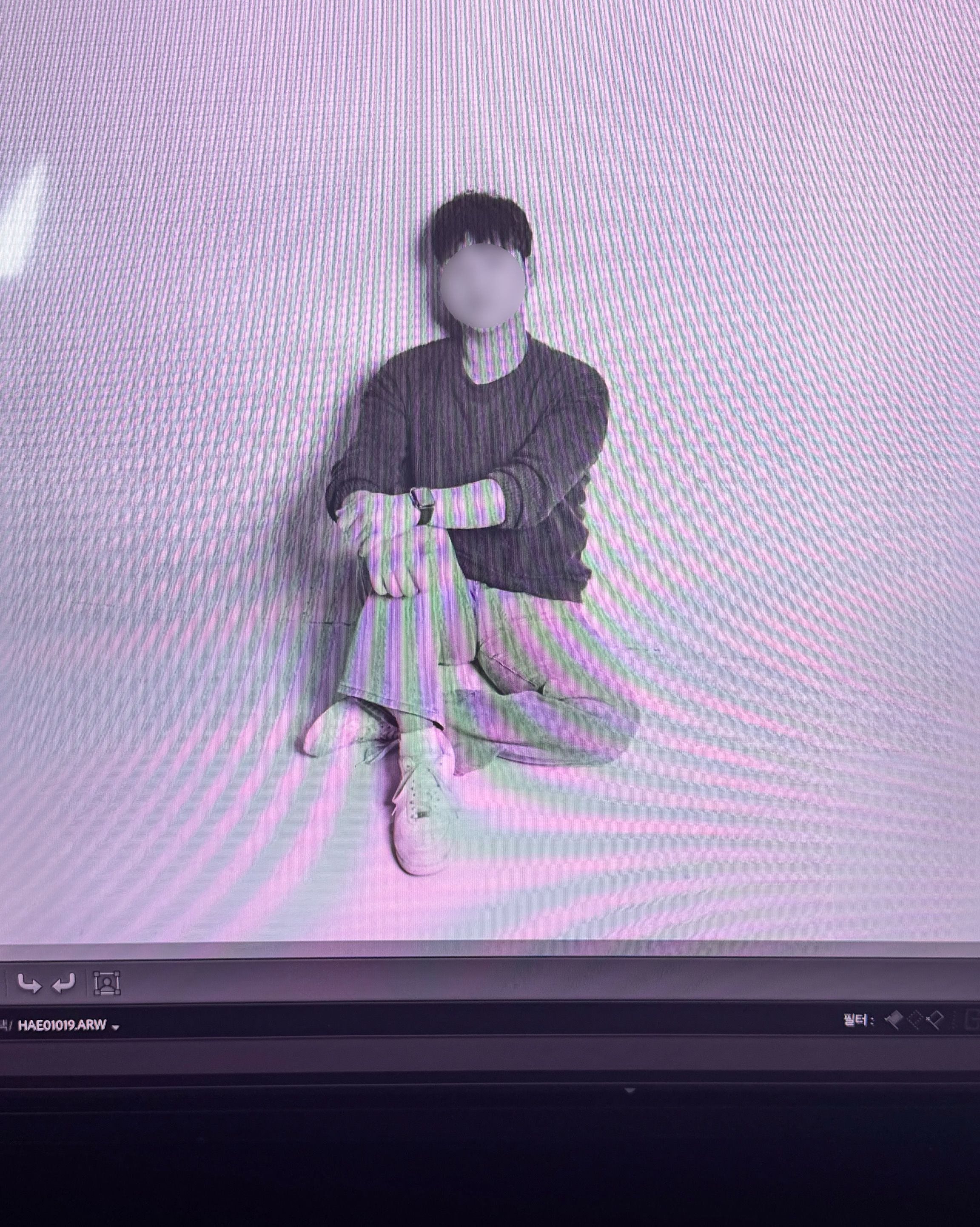 우연찮게 알게되어서 가게됐는데 시작부터 분위기도 잘 풀어주시고 컨셉설명이나 촬영전 꼼꼼한 