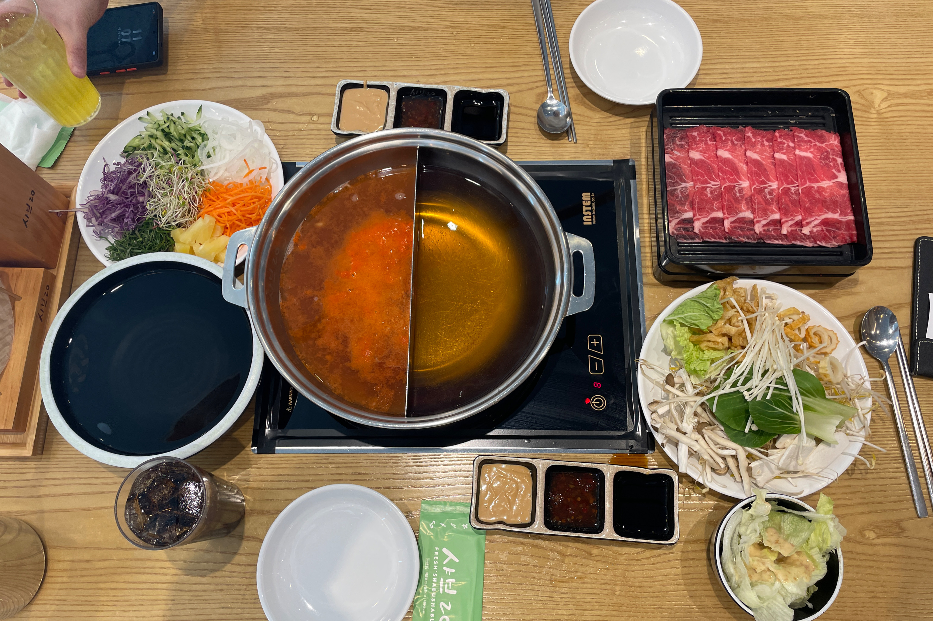 매장도 넓고 깨끗하고 재료가 신선해요 - 상인역 맛집 샤브20 상인점