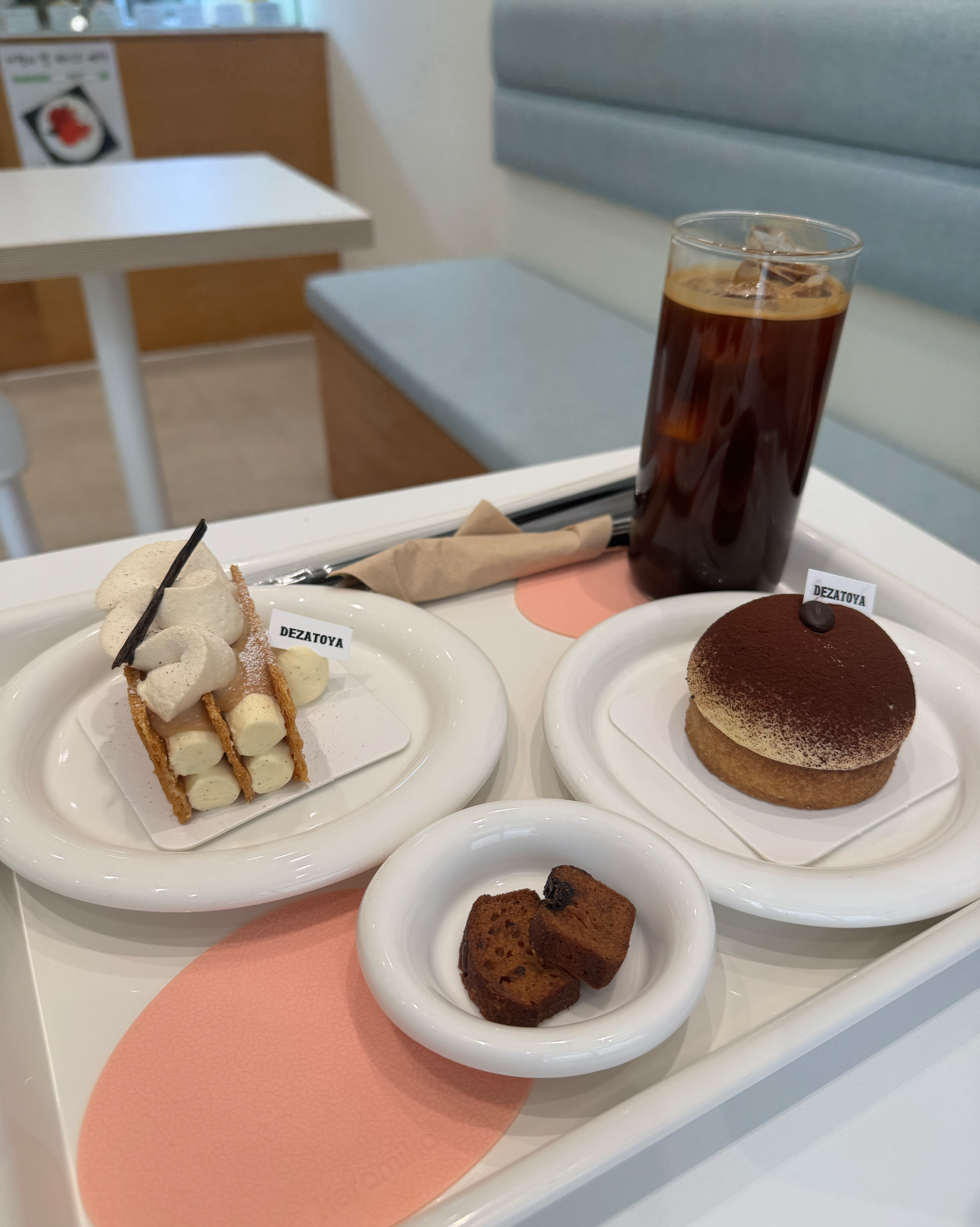 디저트가 먹기 너무 아까울정도로 예쁘고 맛있아요~ - 불당동 맛집 데자또야