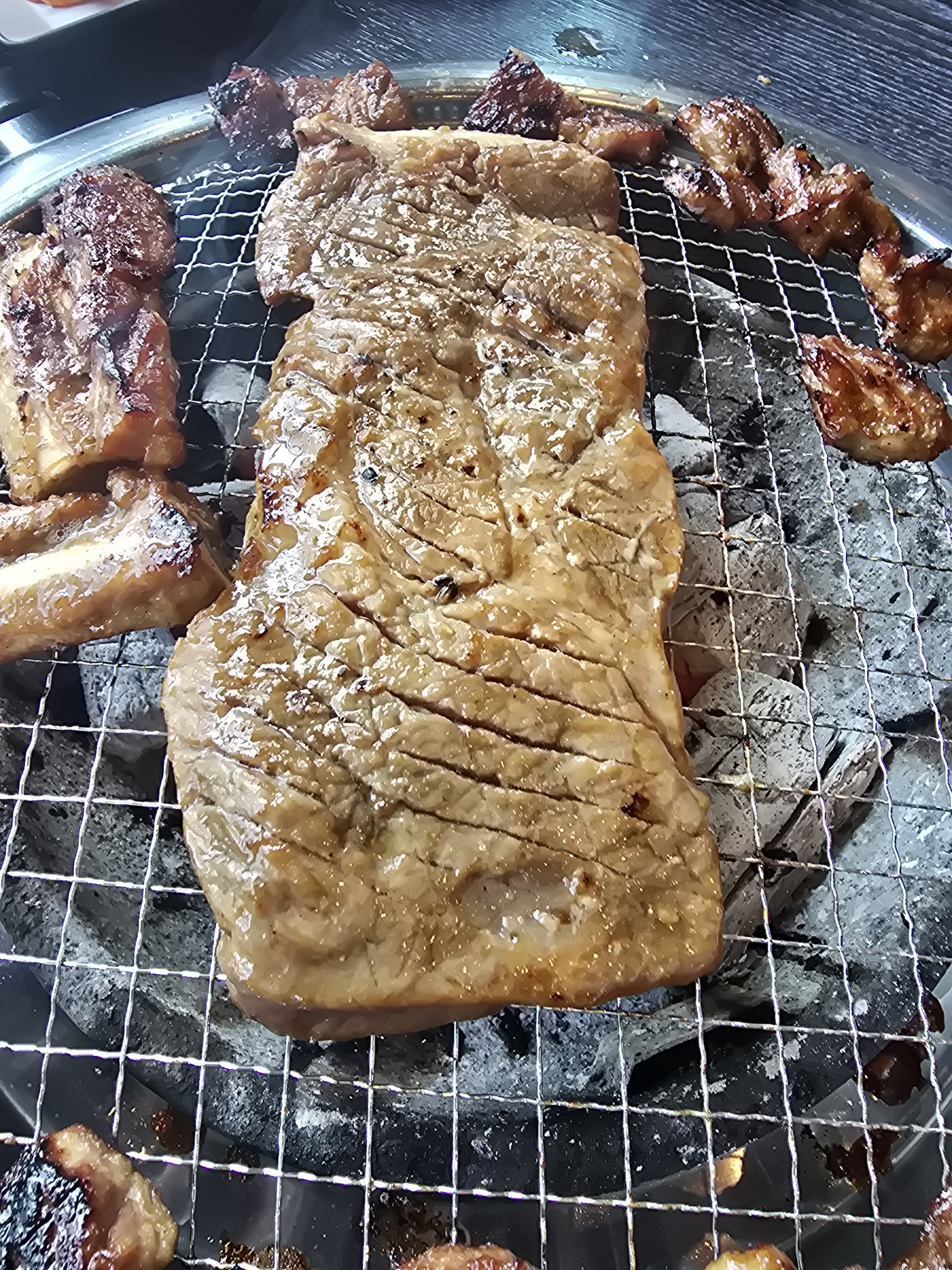 속초여행 자주오는데 여행올때마다 오는곳이예요. - 아바이마을 맛집 물회주는 고깃집 청초숯불갈비