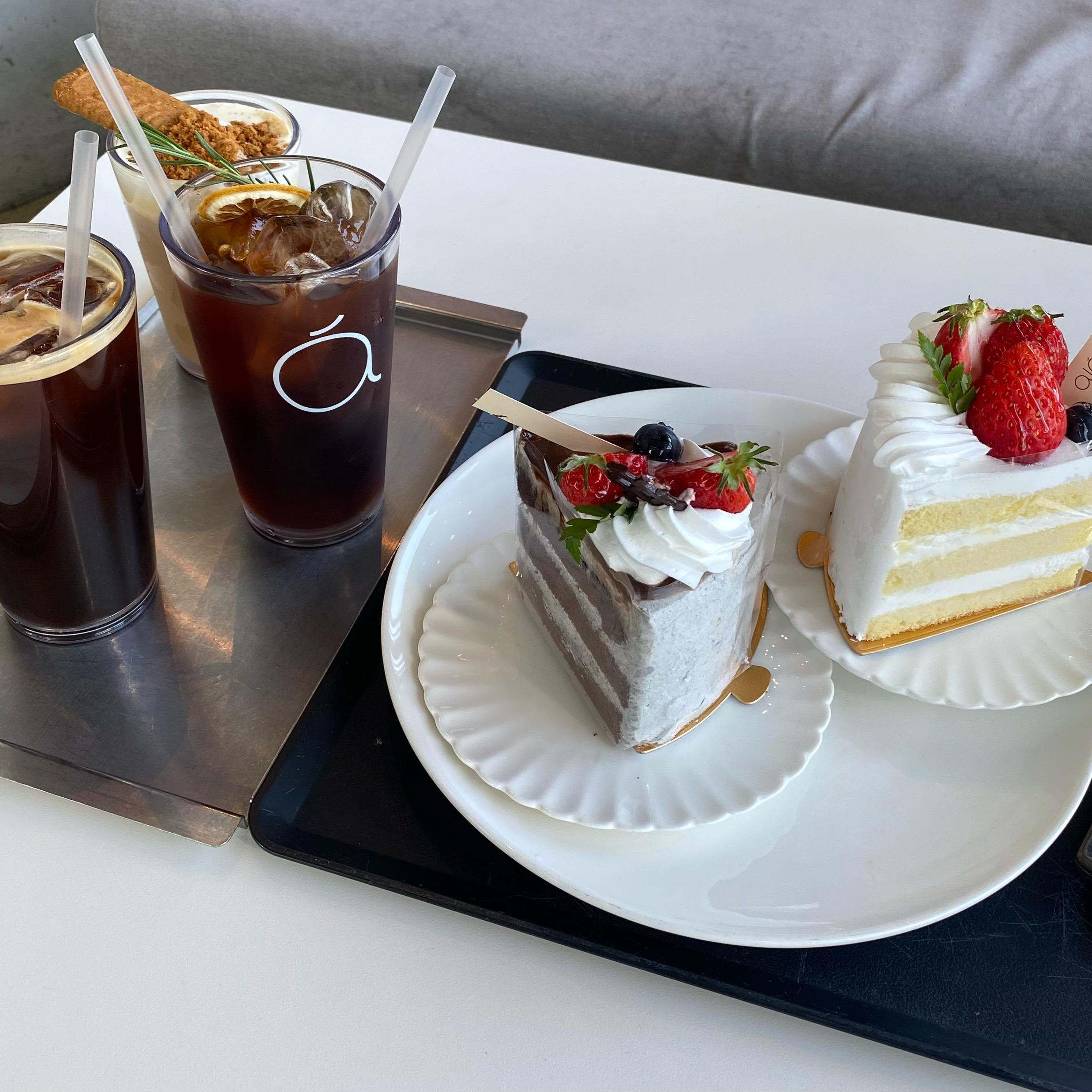 사진도 예쁘게 나오고 디저트도 맛있어요 - 대전 맛집 에이트