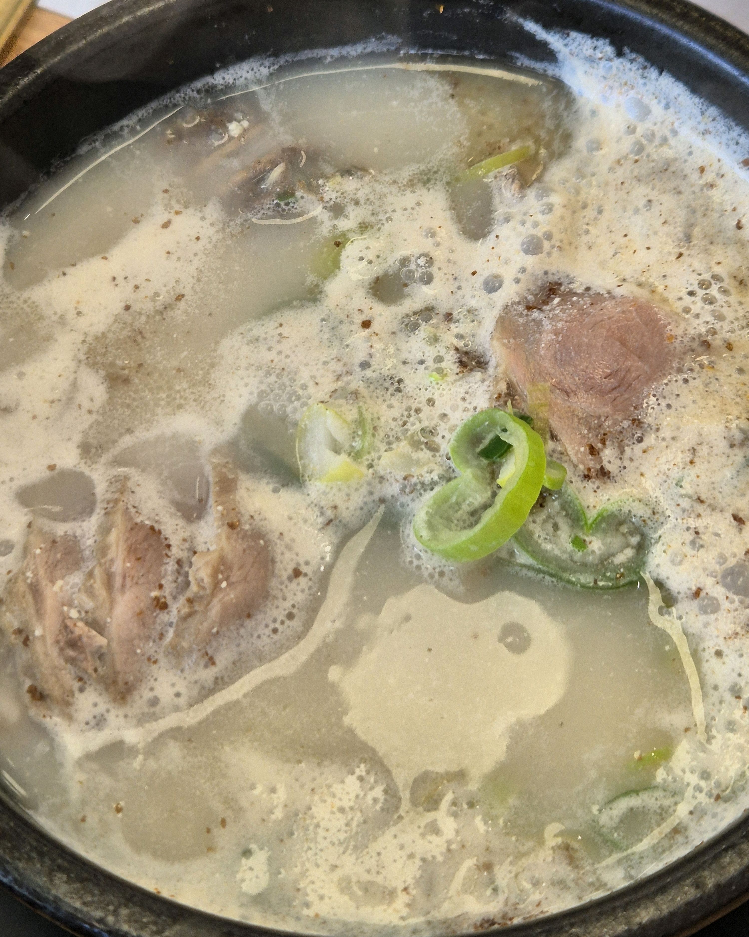 저번에 방문했는데 너무 맛있게 먹어서 또 방문했어요!! 칼순대국 진짜 강추합니다! 얼큰하고