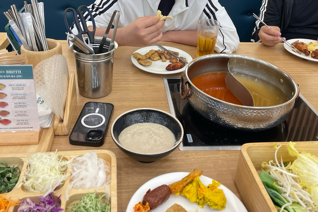 샐러드바 메뉴가 다양해서 어린이 어른 모두 맛있게 잘 먹고 갑니다 ^^ - 부산 해운대 맛집 샤브올데이 부산해운대점