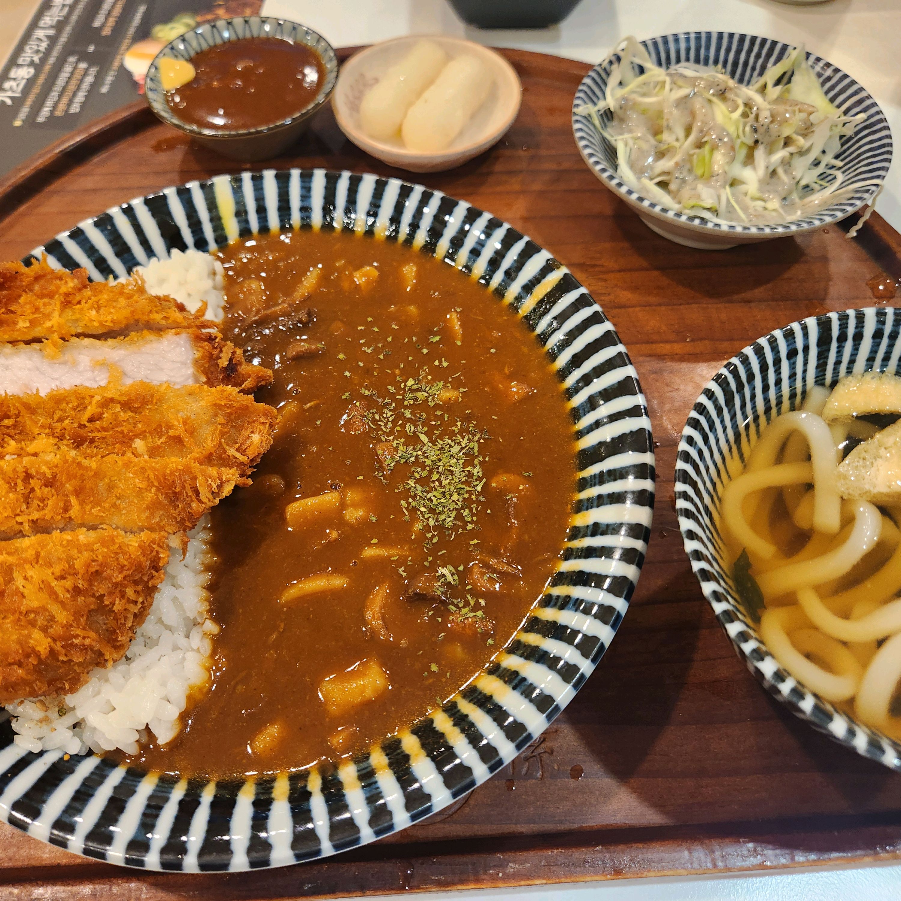 혼자 밥먹으로 자주옵니다.맛있게 잘먹고 갑니다 강추해요 ^^ - 마포역 맛집 백소정 마포점