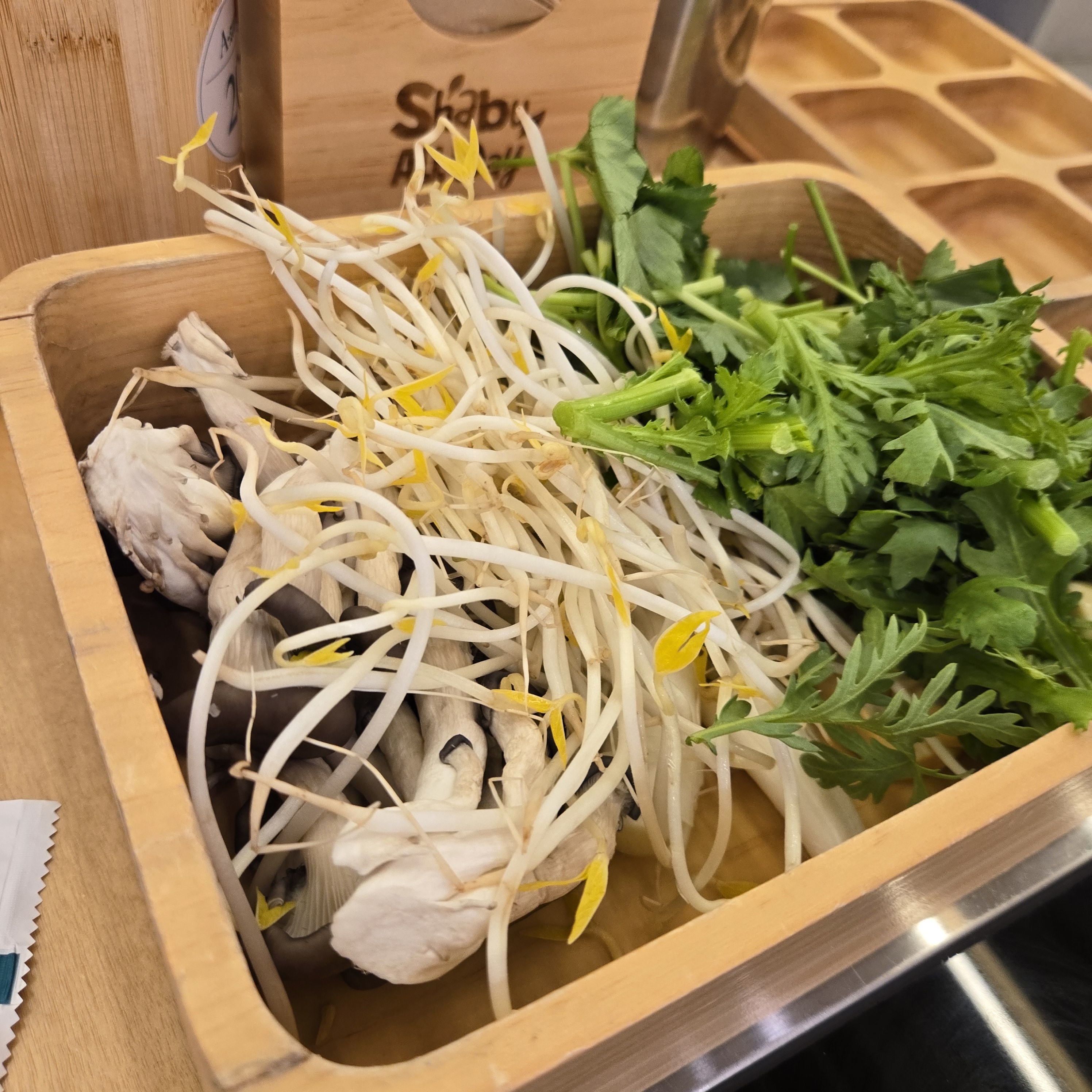 가게가 너무 넓고 깨끗해서 맘에들어요♡ - 이천 하이닉스 맛집 샤브올데이 경기이천점