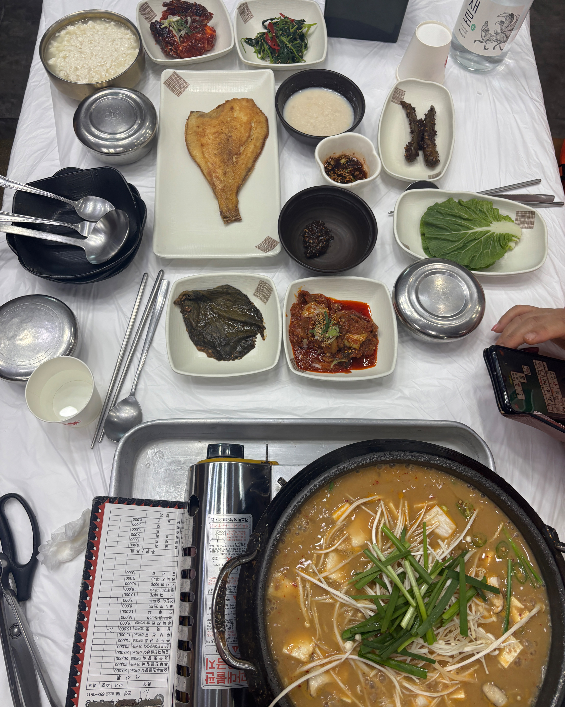금요일 오전11시방문 바로 들어갔고 11:30부터 대기 생기기 시작한 것 같아요! 정식말고