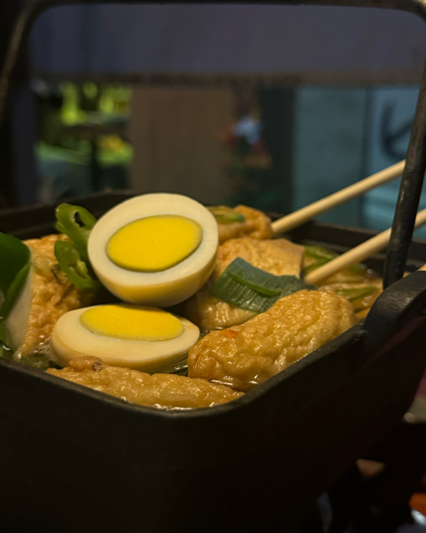 음 분위기가 너무 좋고 여자친구랑 같이 먹으러 왔는데 안주도 맛있고 다른 술집과 다르게 룸