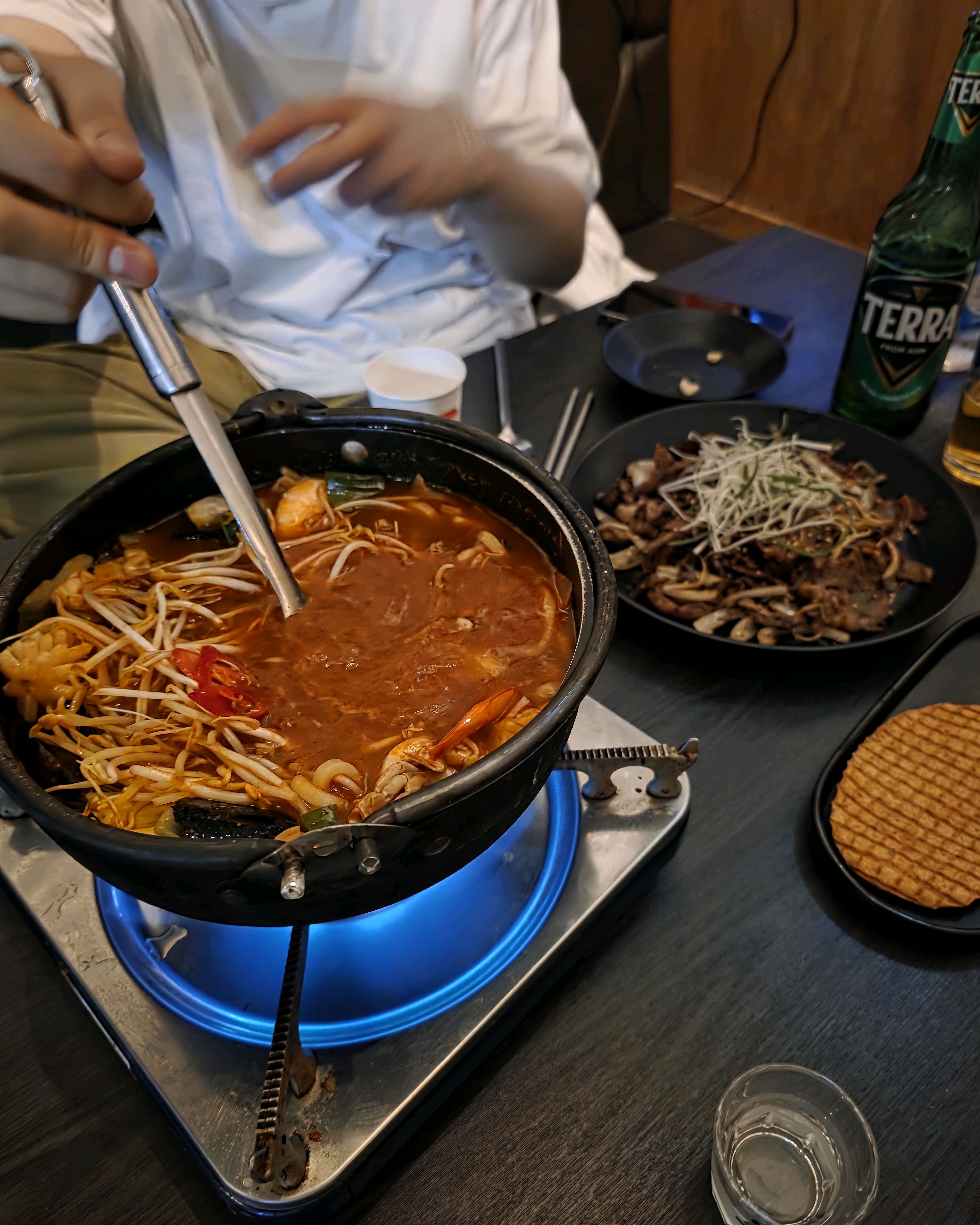 봉명동에서 항상 이용하는 술집입니다 안주도 맛나고 이용하기 좋은술집 입니다 강추~~ - 대전 맛집 봉명데이 봉명점