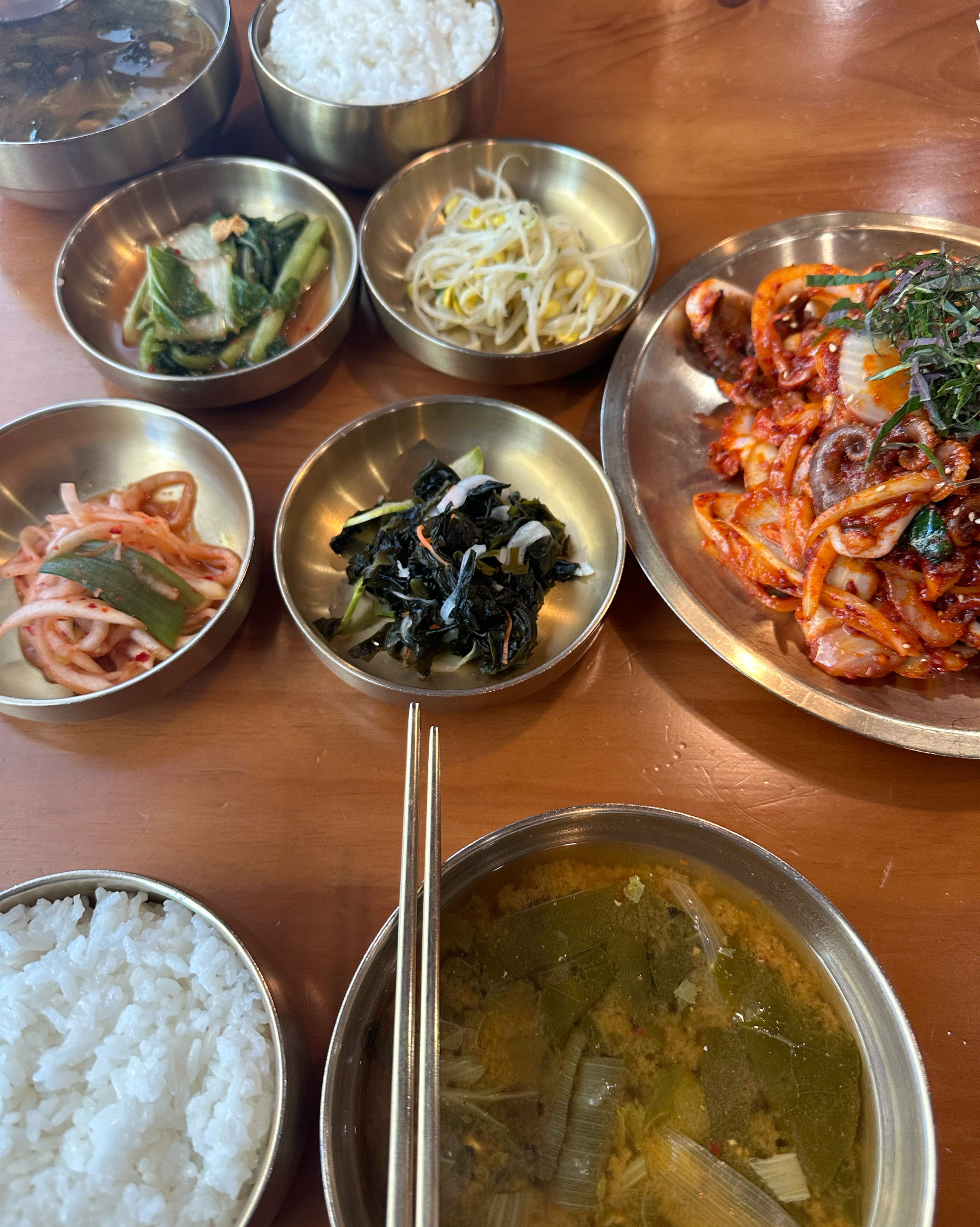 추천받아서 와봤는데 음식도 넘 맛있고 가게 분위기도 좋아요~ 쭈꾸미 볶음 먹었는데 만족합니