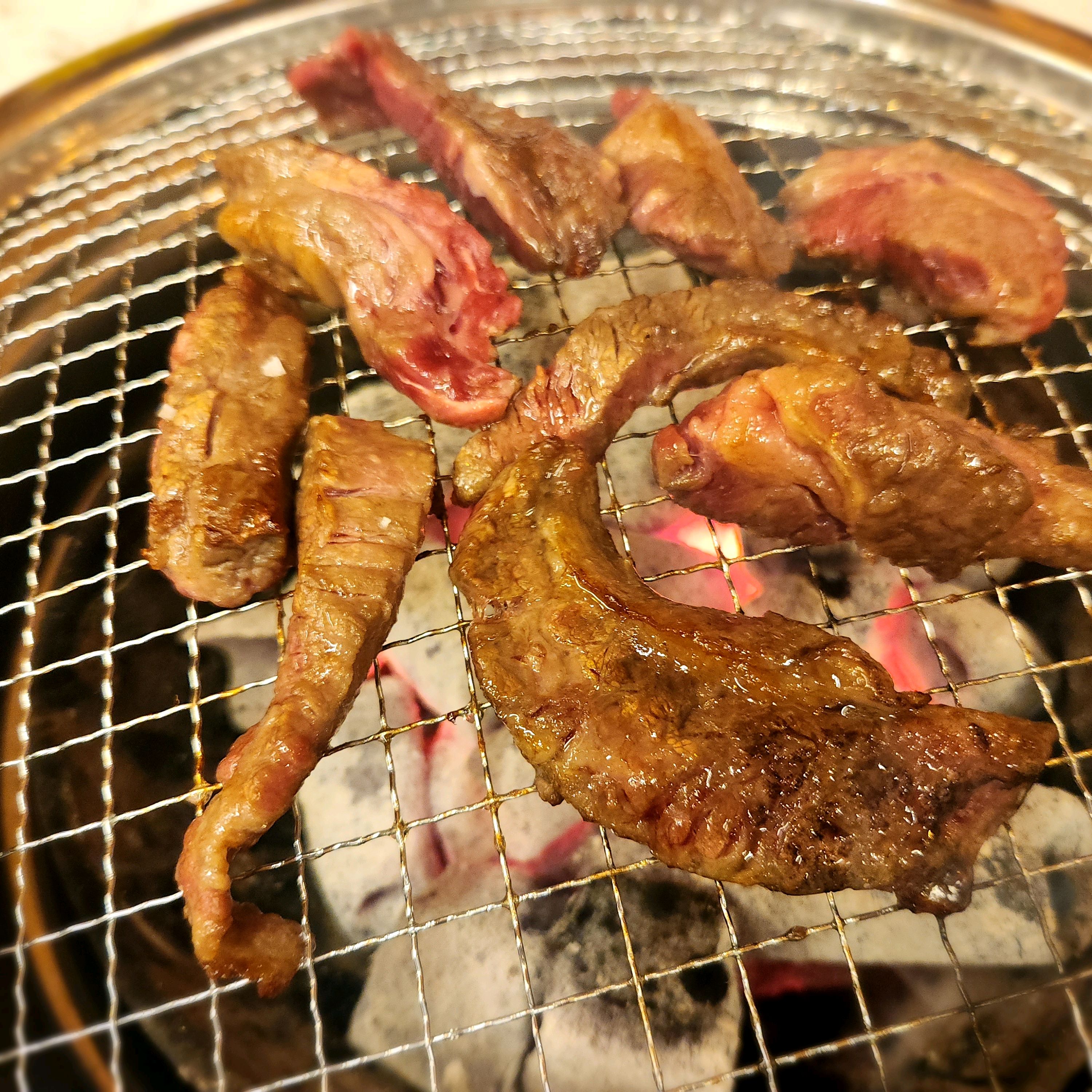 소고기 돼지고기 질도좋고 고기도 맛있고 모임하기 딱좋은 장소입니다 - 인천 맛집 고기굽는방앗간 인천주안점