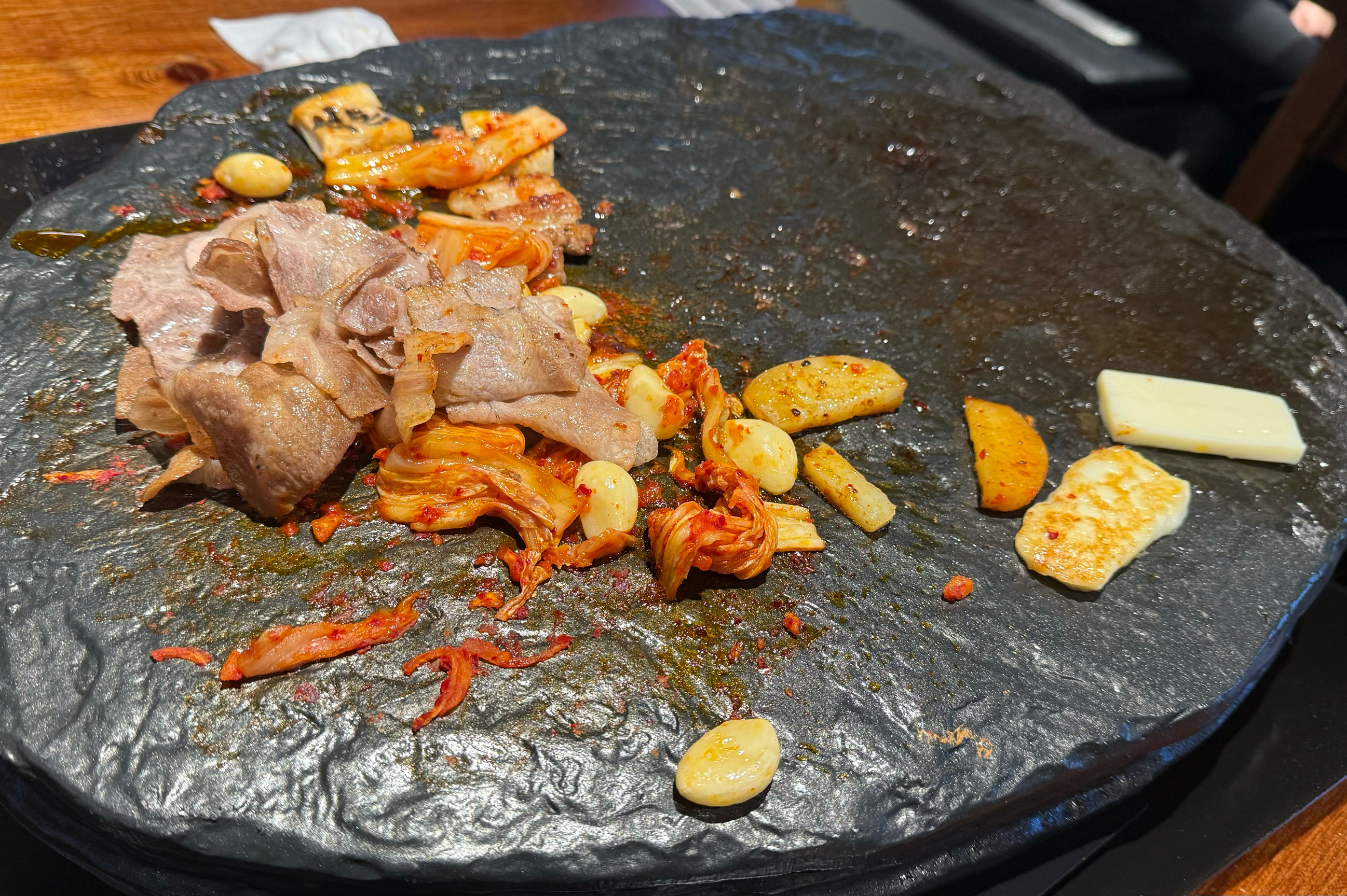 가성비 좋은 맛집! 호로록 먹었어요 불판이 멋짐 - 인천 맛집 석돈