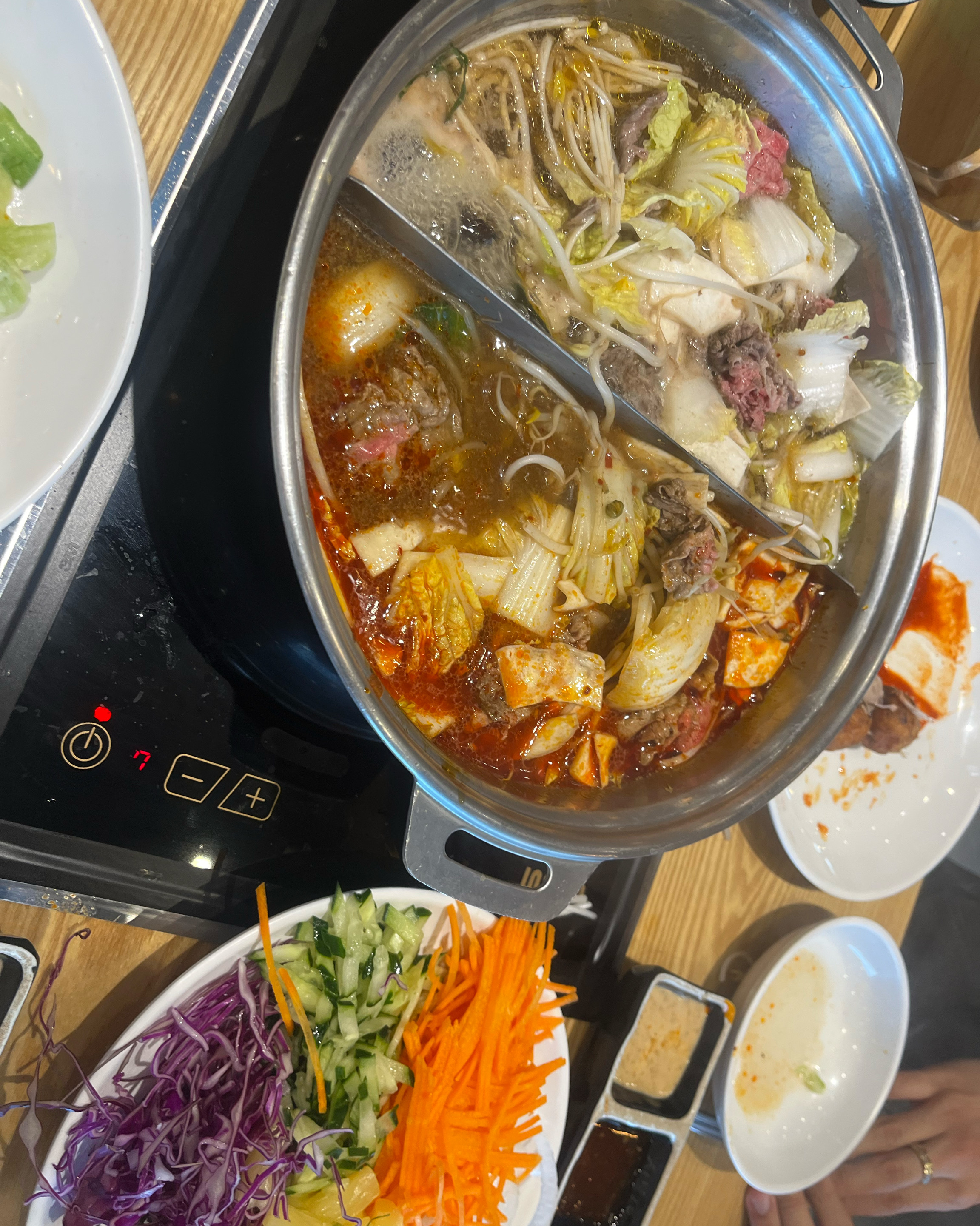 5월 한달간 4인 입장시 1명이 0원이라고 해서 우연히 들어왔는데 너무 맛있고 좋았습니다!