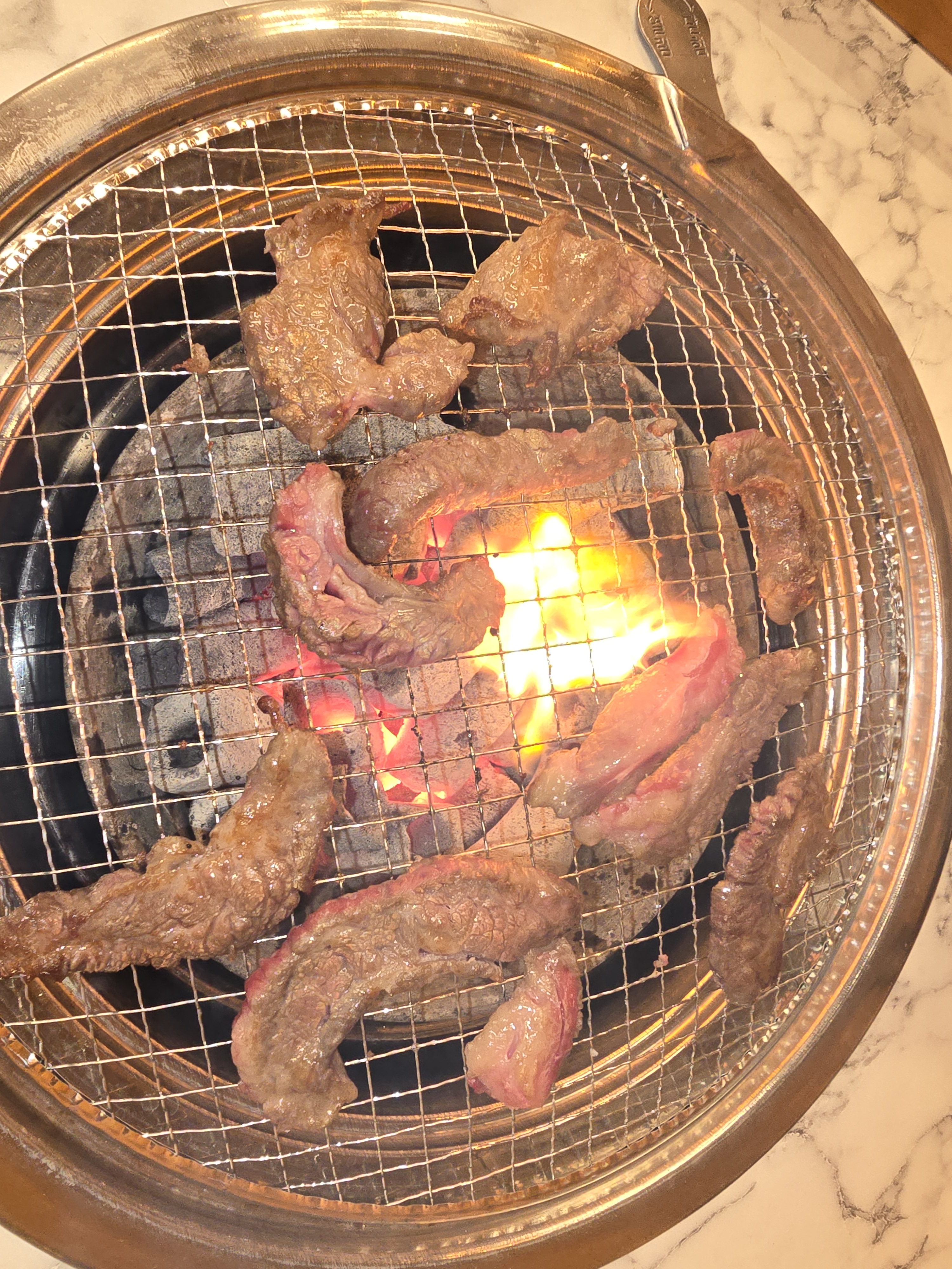고기가 너무 맛있고 매장이 깔끔하고 좋아요. - 인천 맛집 고기굽는방앗간 인천주안점