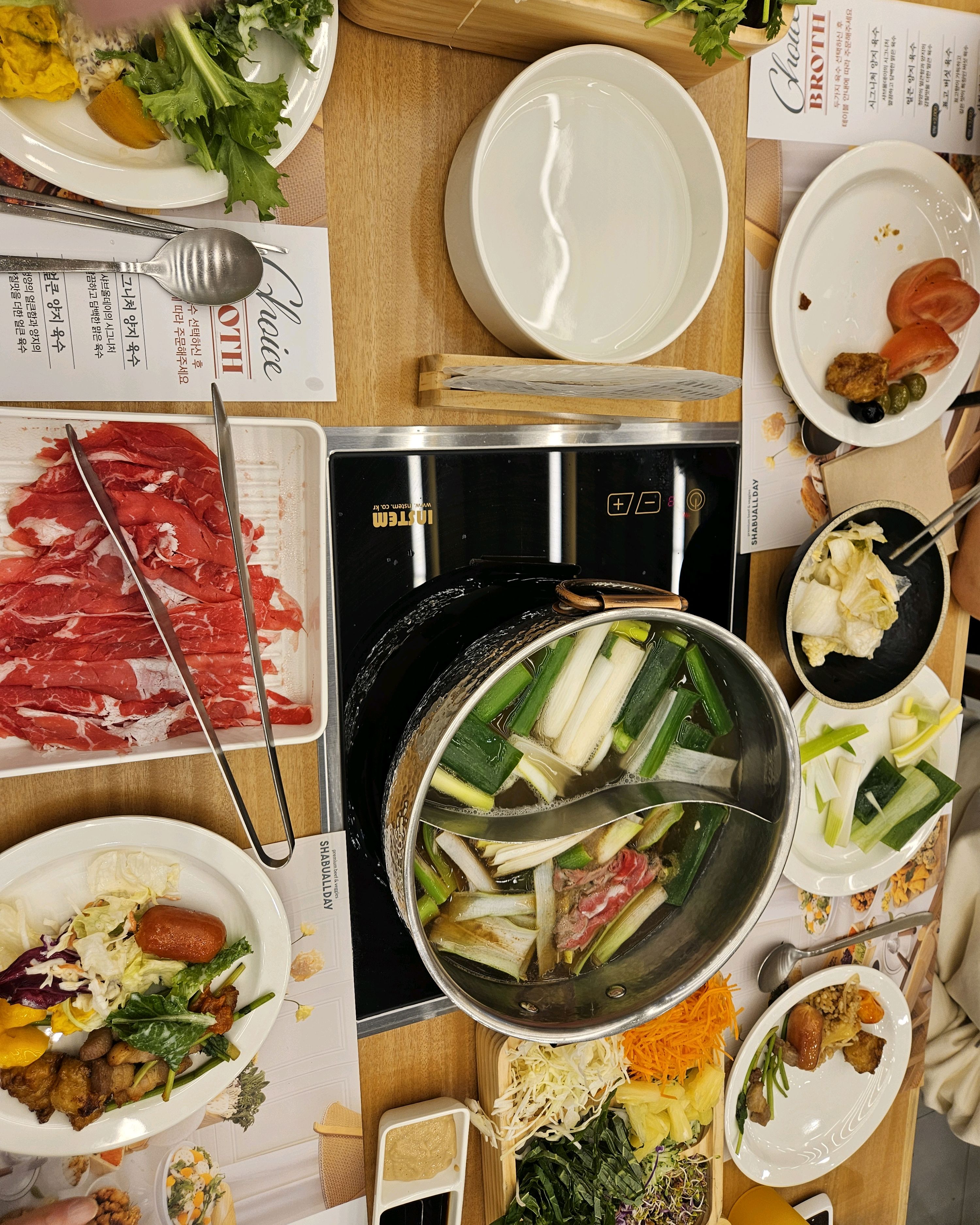 샤브샤브랑 월남쌈, 다양한 음식이 있어서 가족 모임하기 좋아요. - 인천 운남동 맛집 샤브올데이 영종운서운남점