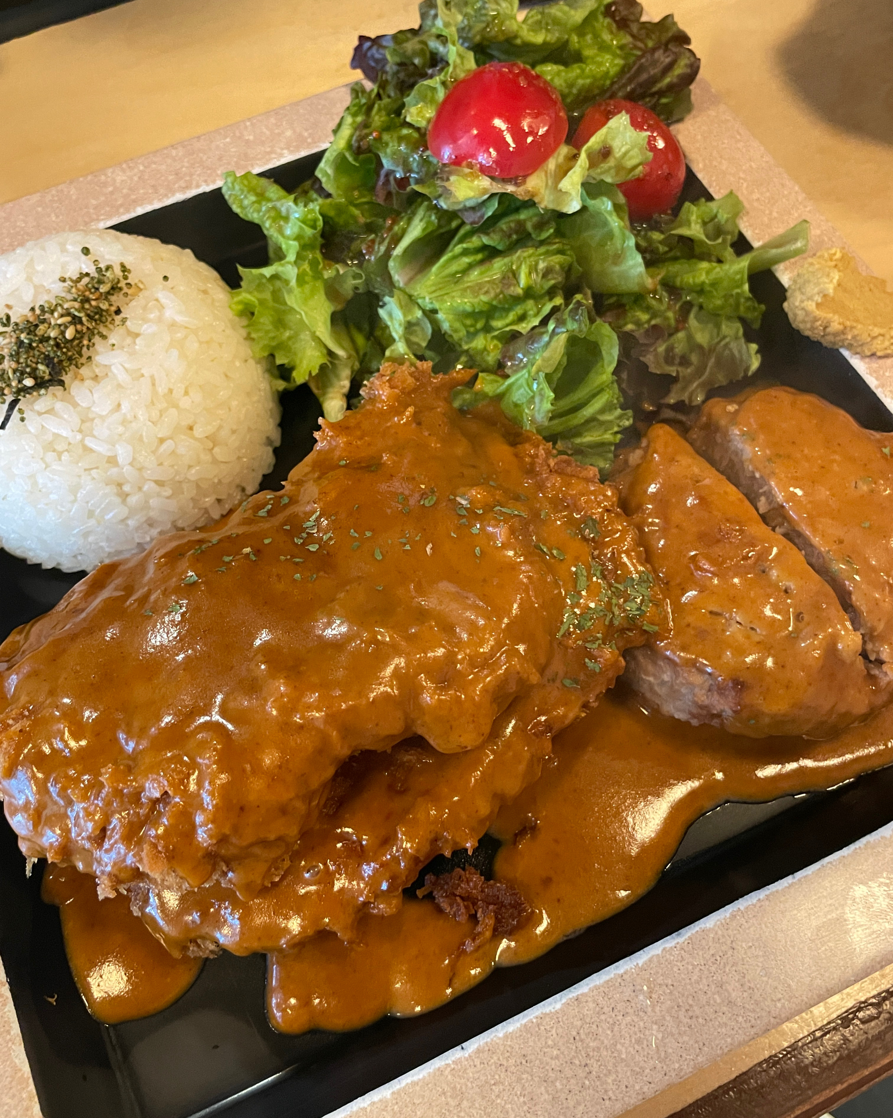 여기 돈가스가 제일 맛있어요ㅠㅠㅠㅠㅠ 맛있고 양많고 깔끔해요 왜 천안에 불당에 밖에 없어요
