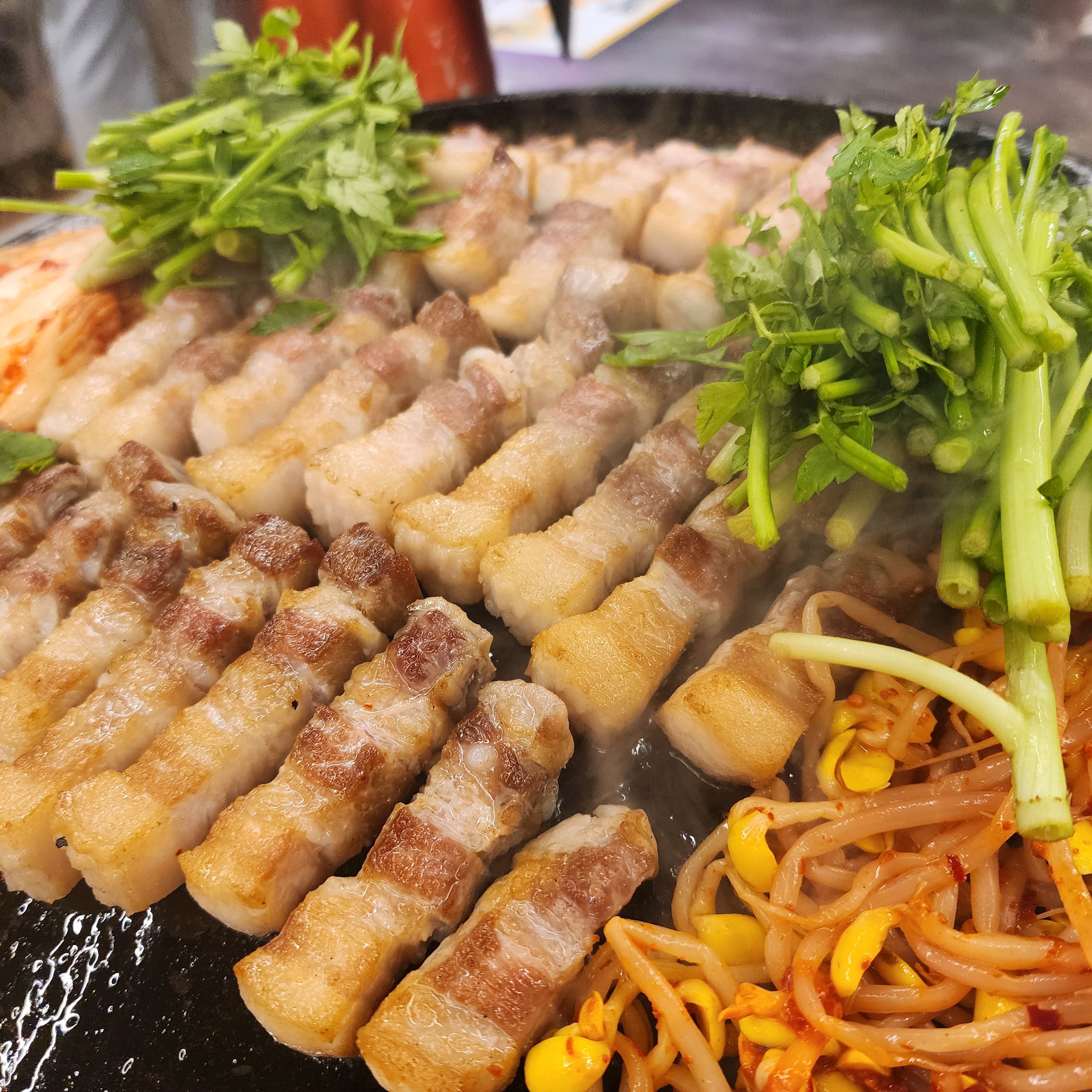 불금이라 오랜만에 왔는데~~ - 불당동 맛집 할매솥뚜껑삼겹살 천안불당점