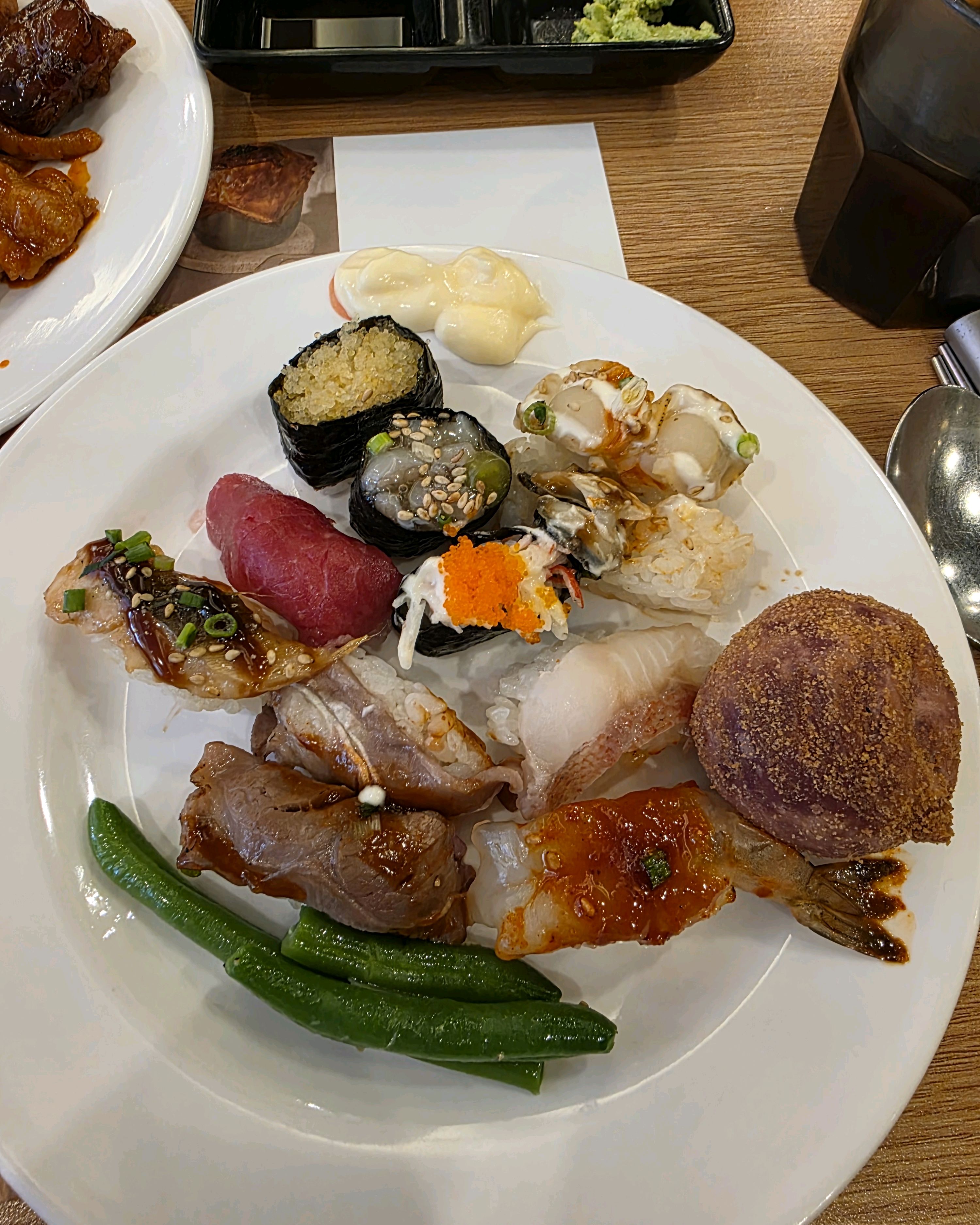 빨리 심플하게 먹기 좋아요. 음식이 전체적으로 간이 맞고 다양하게 있으니까 편리합니다. 처