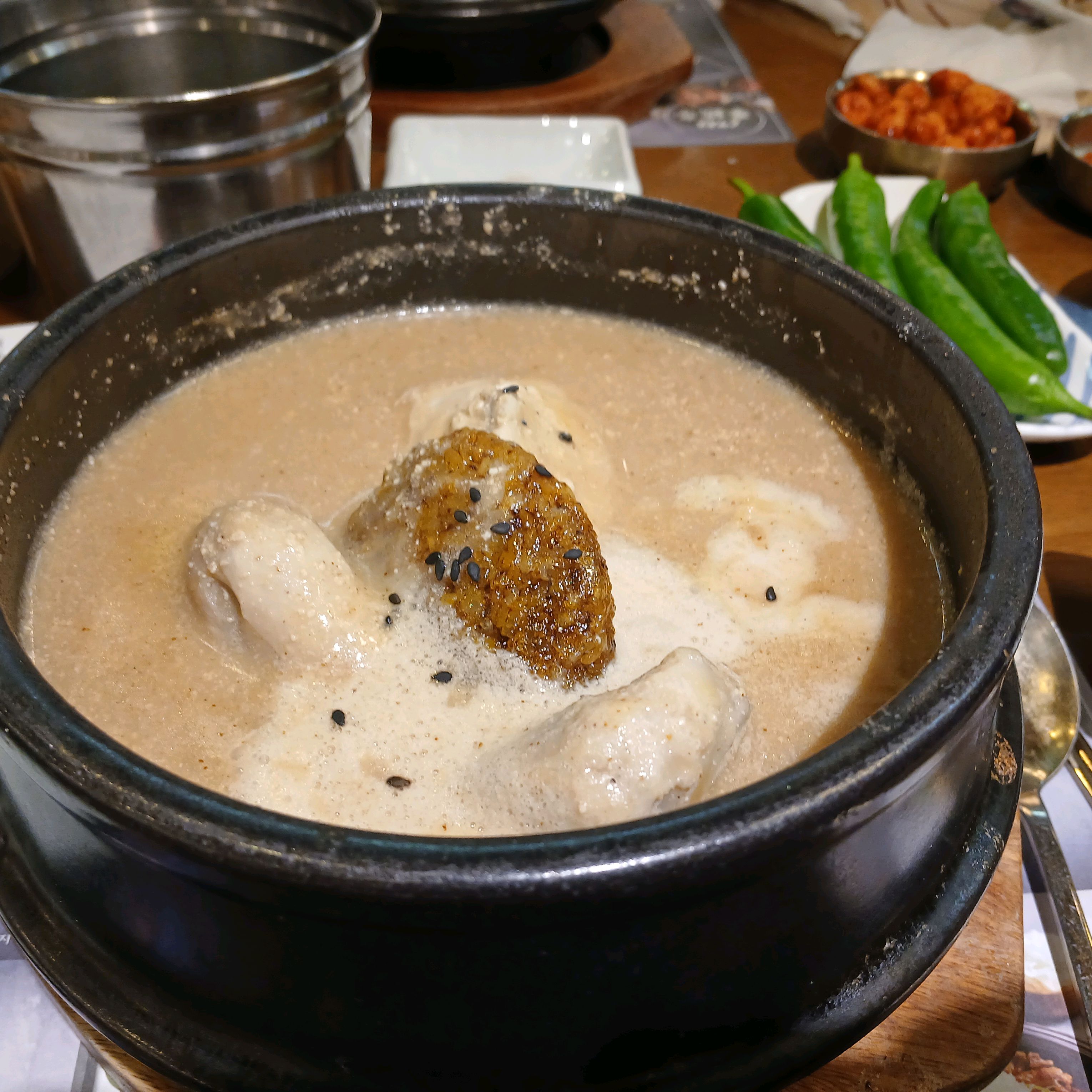 들깨랑 녹두 먹어봤는데 너무 맛있어서 몇차례나 왔습니다. 지금까지 먹어본 것 중 최고입니다