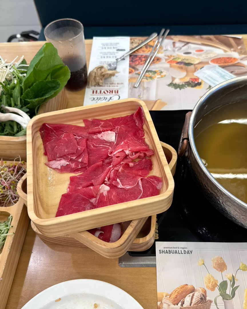 고기와 야채가 신선합니다~ - 이천 하이닉스 맛집 샤브올데이 경기이천점