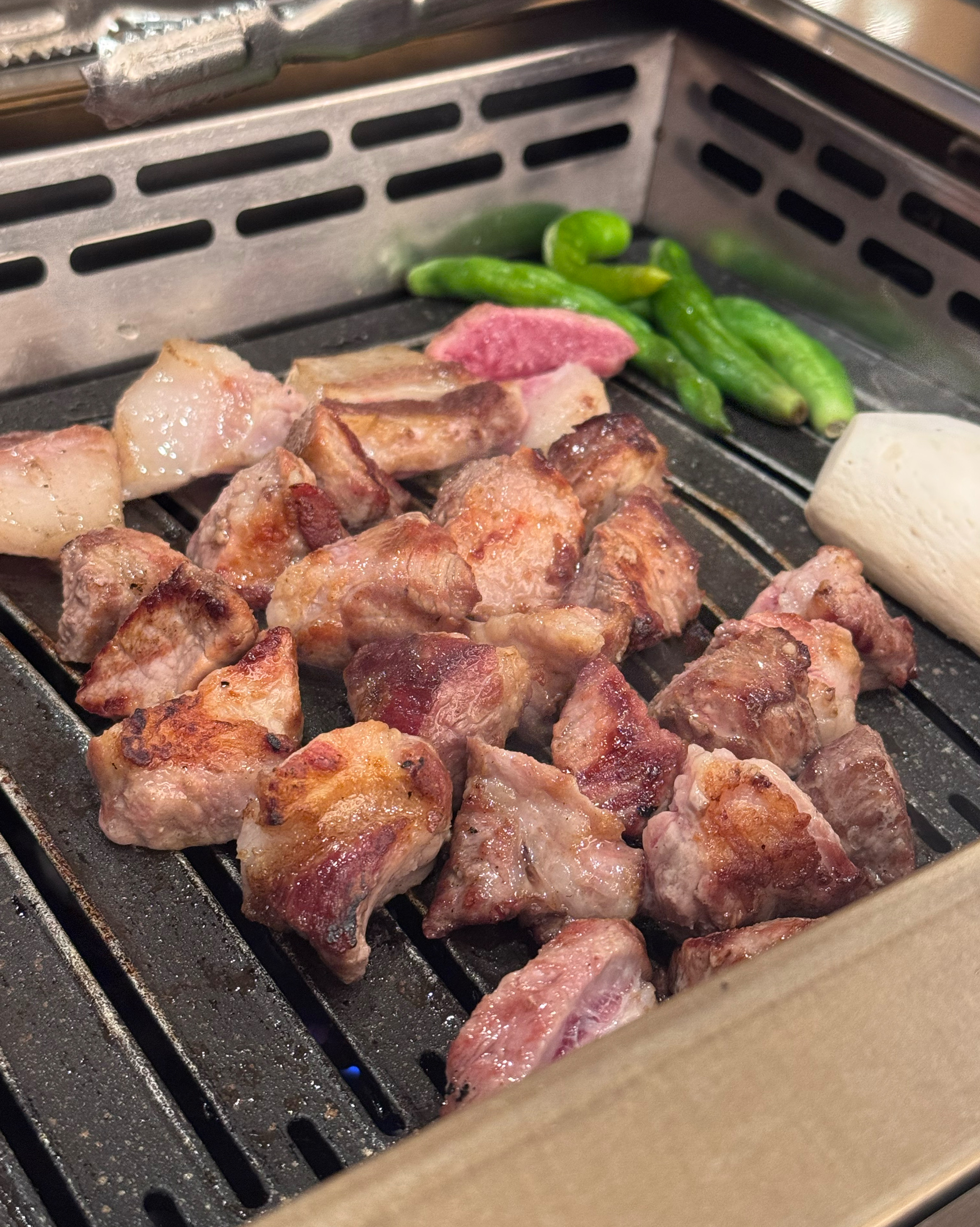 친구와 함께 온 제주도 여행에서 첫 음식으로 화수목을 방문했어요! 호텔 사장님의 추천으로 